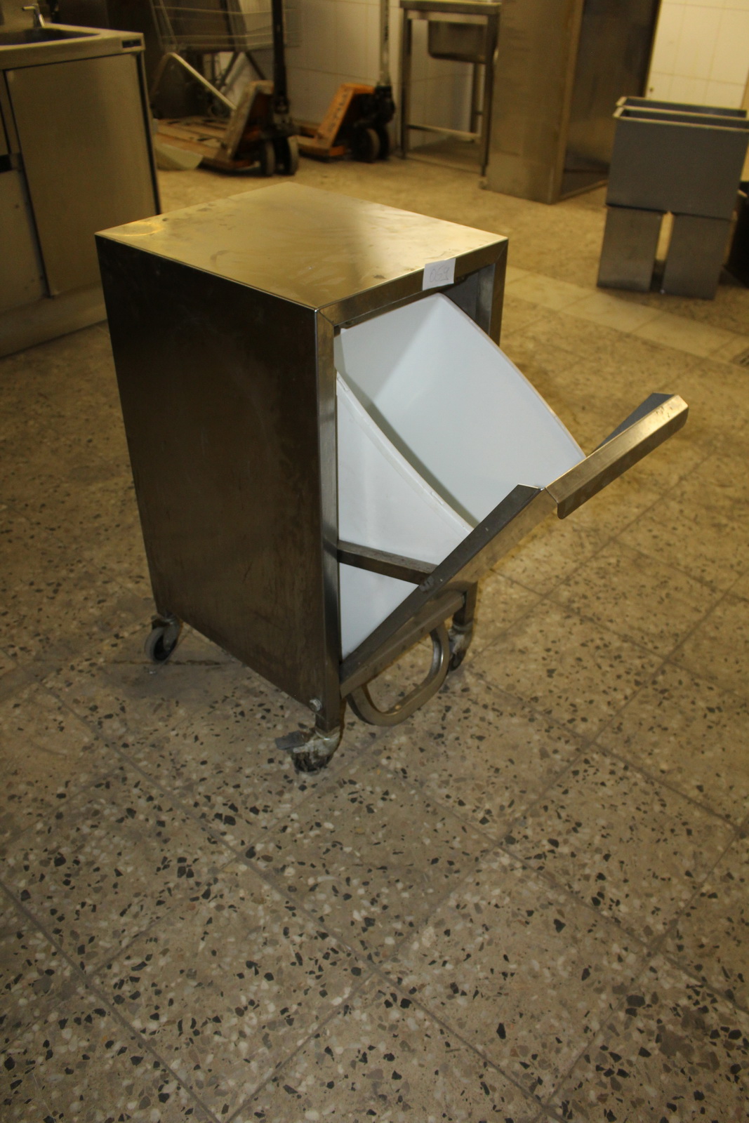 Pult szemetes résszel 3