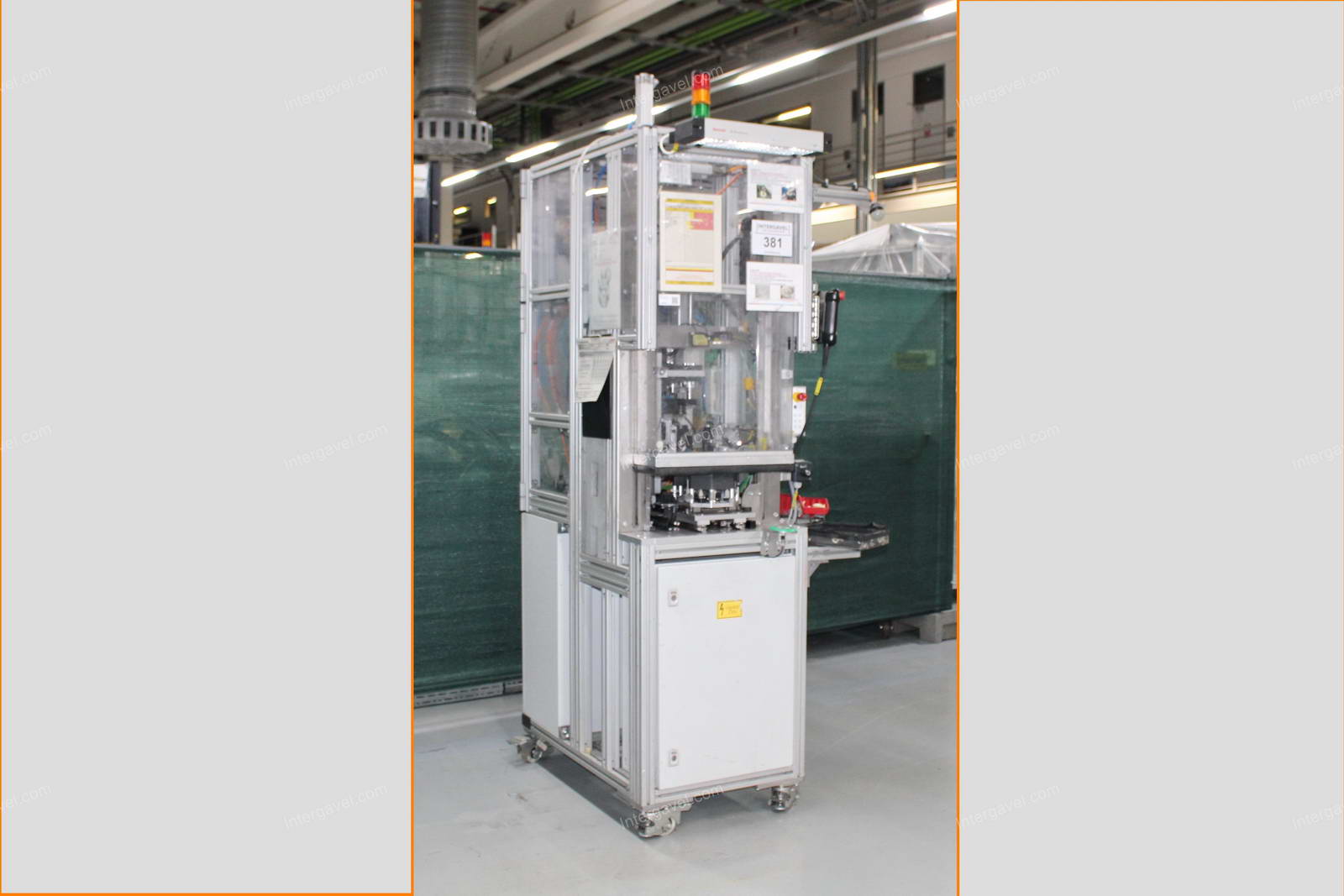 Szerelő munkahely (bontott)