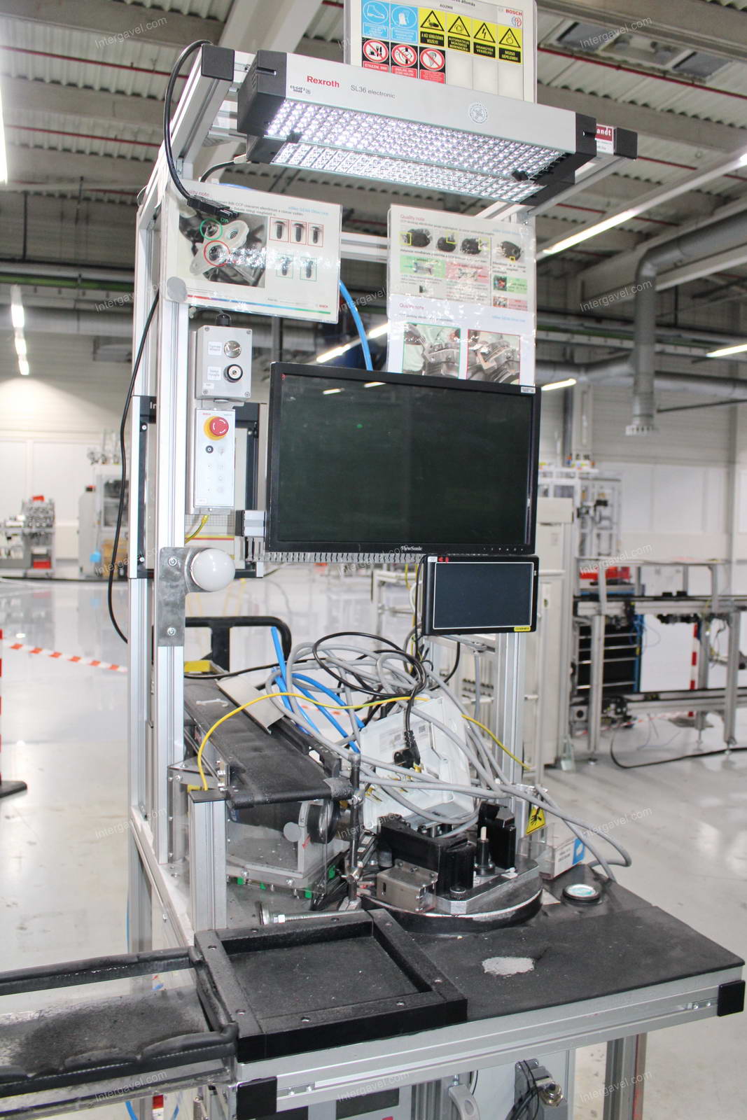 Szerelő munkahely (bontott) 3