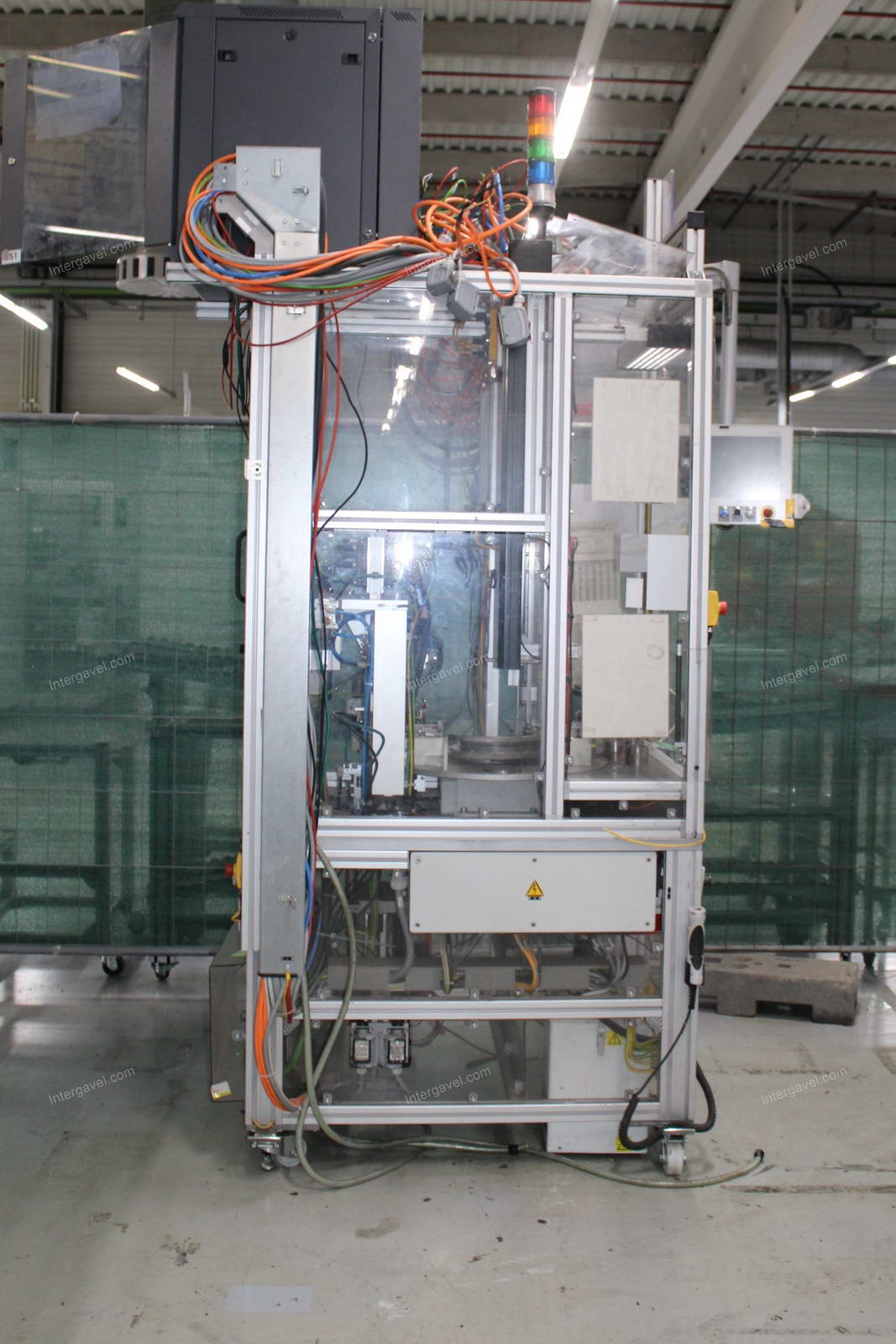 Szerelő munkahely (bontott) és villamos szekrény 2