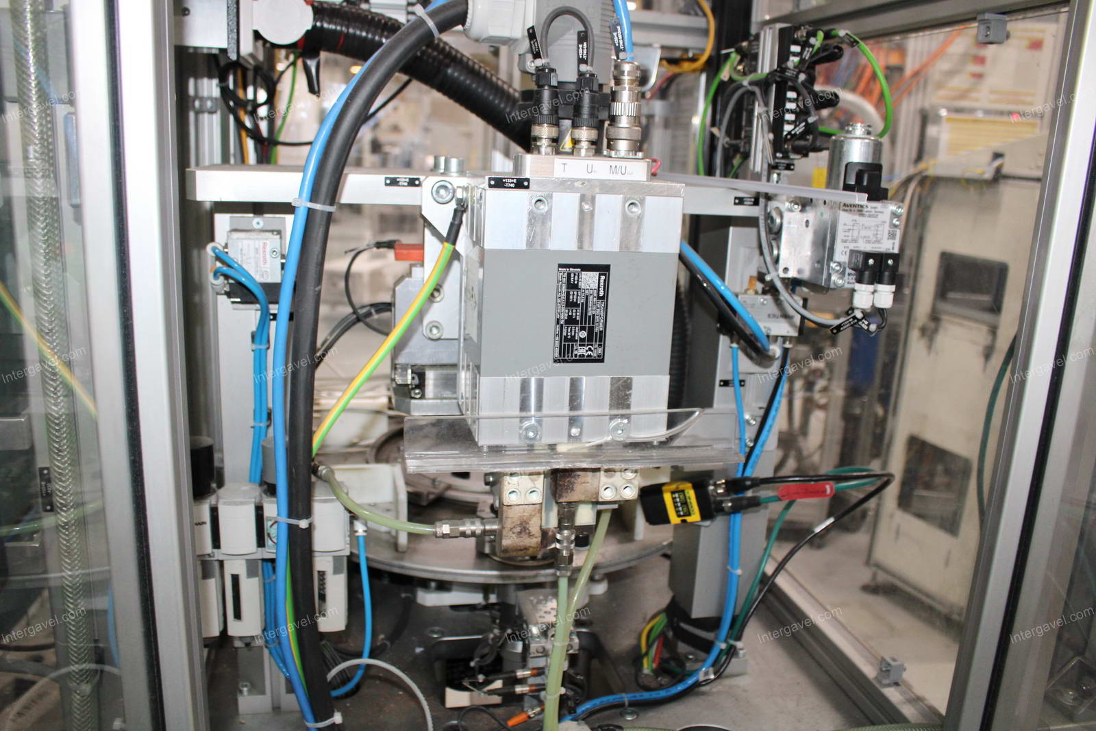 Szerelő munkahely (bontott) és villamos szekrény 9