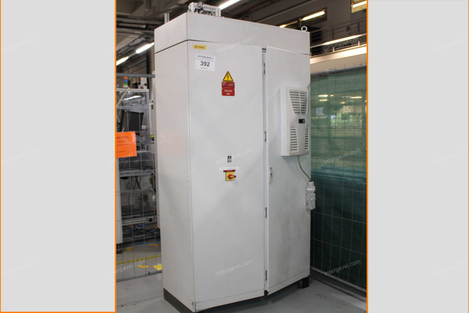 Szerelő munkahely (bontott) és villamos szekrény 16