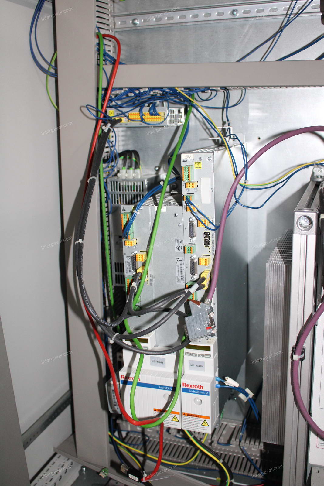 Szerelő munkahely (bontott) és villamos szekrény 21