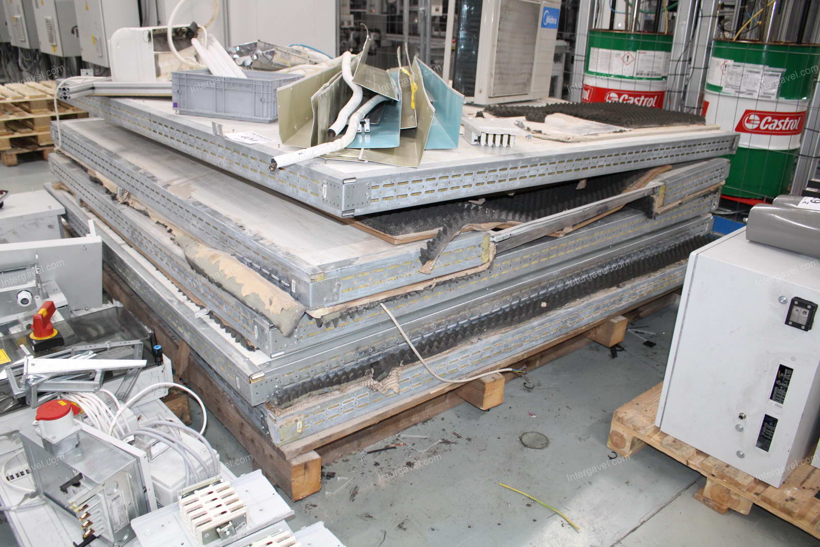 Bontott vegyes panelek és klíma 2