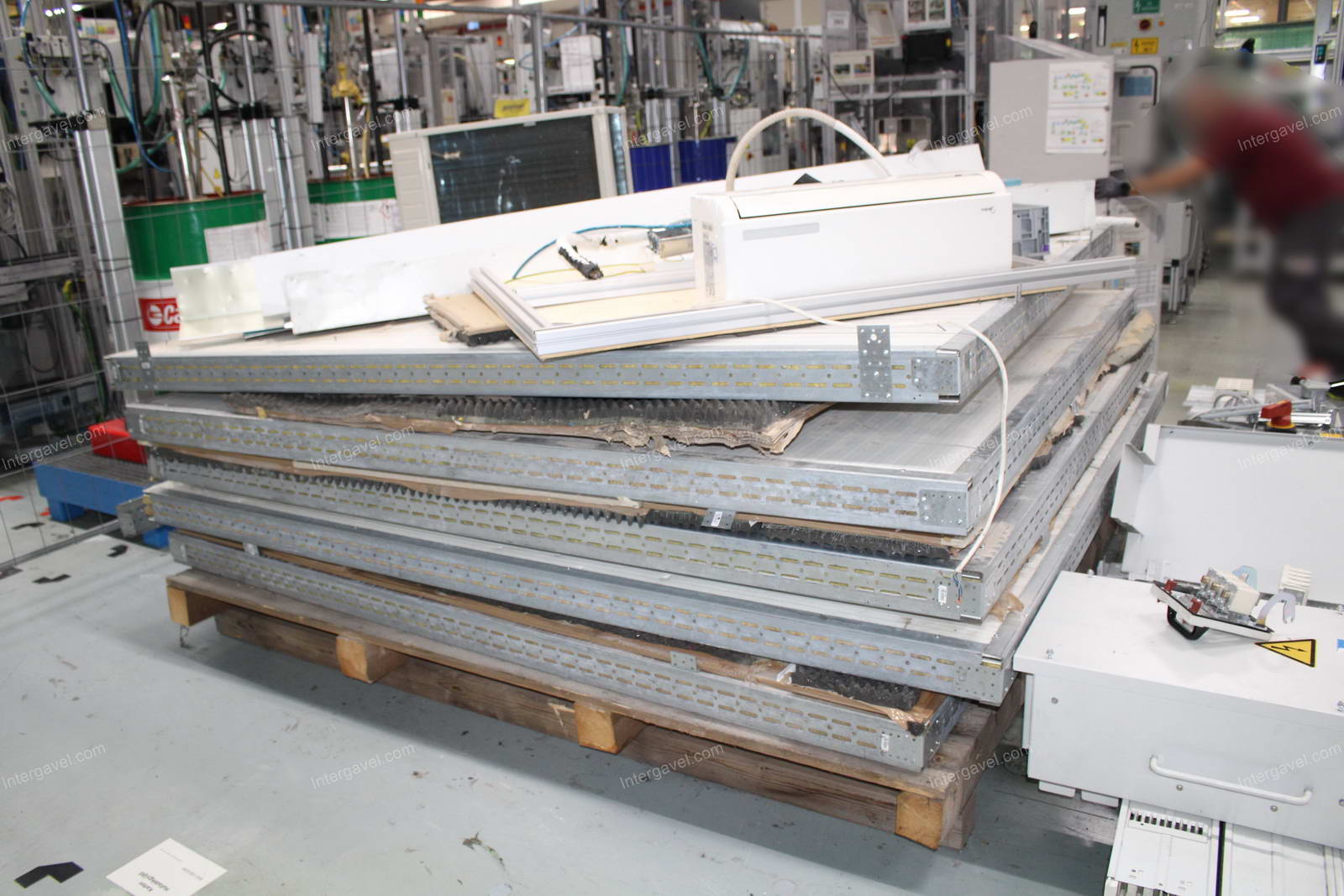 Bontott vegyes panelek és klíma 3