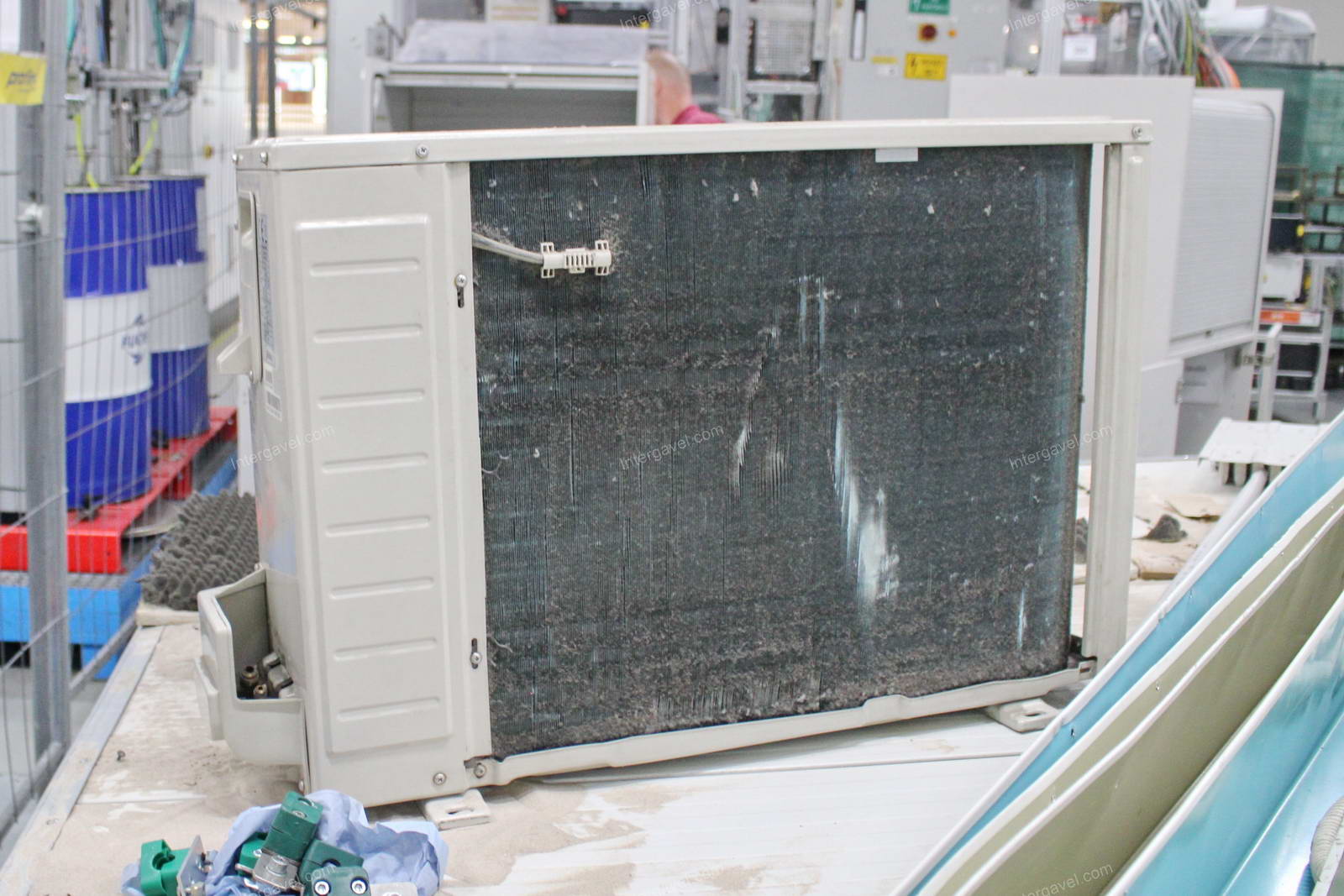 Bontott vegyes panelek és klíma 9