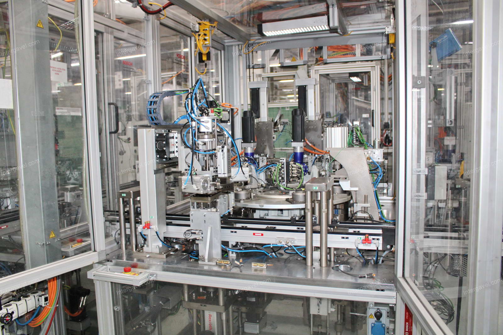 Szerelő munkahely (bontott) és villamos szekrény 4