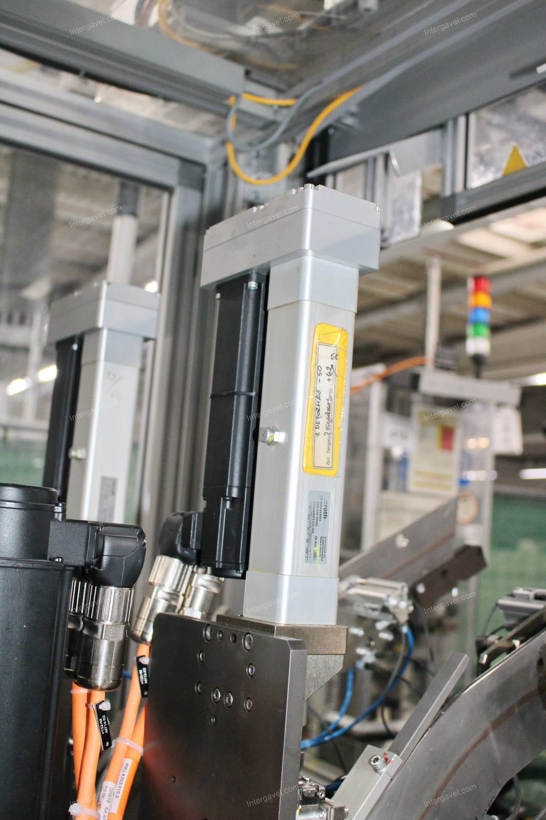 Szerelő munkahely (bontott) és villamos szekrény 14