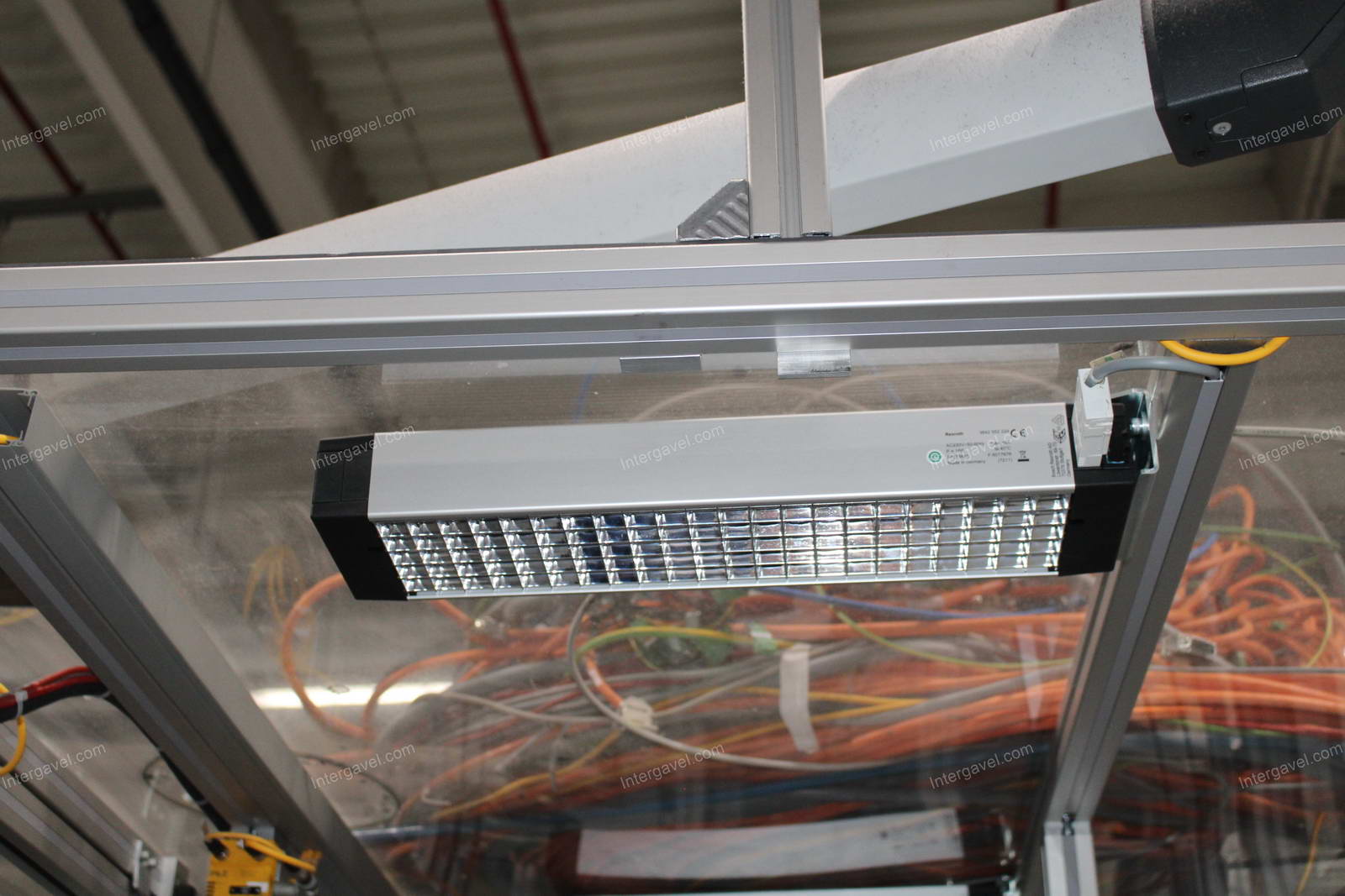 Szerelő munkahely (bontott) és villamos szekrény 22