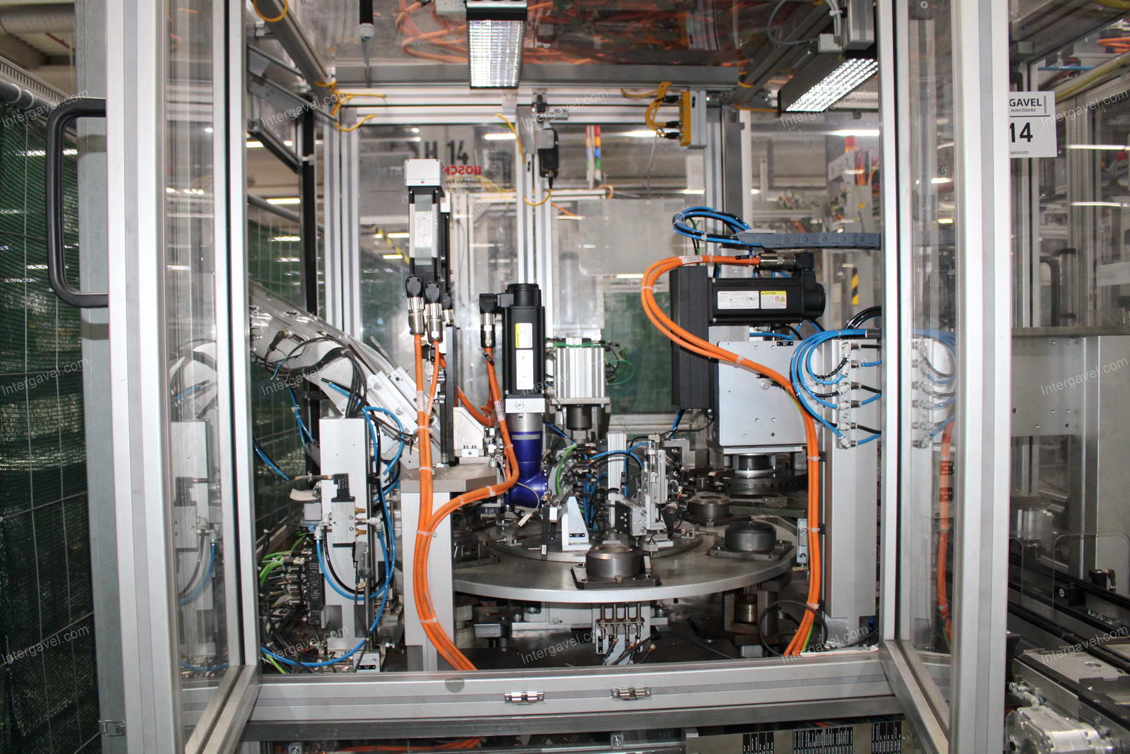 Szerelő munkahely (bontott) és villamos szekrény 2