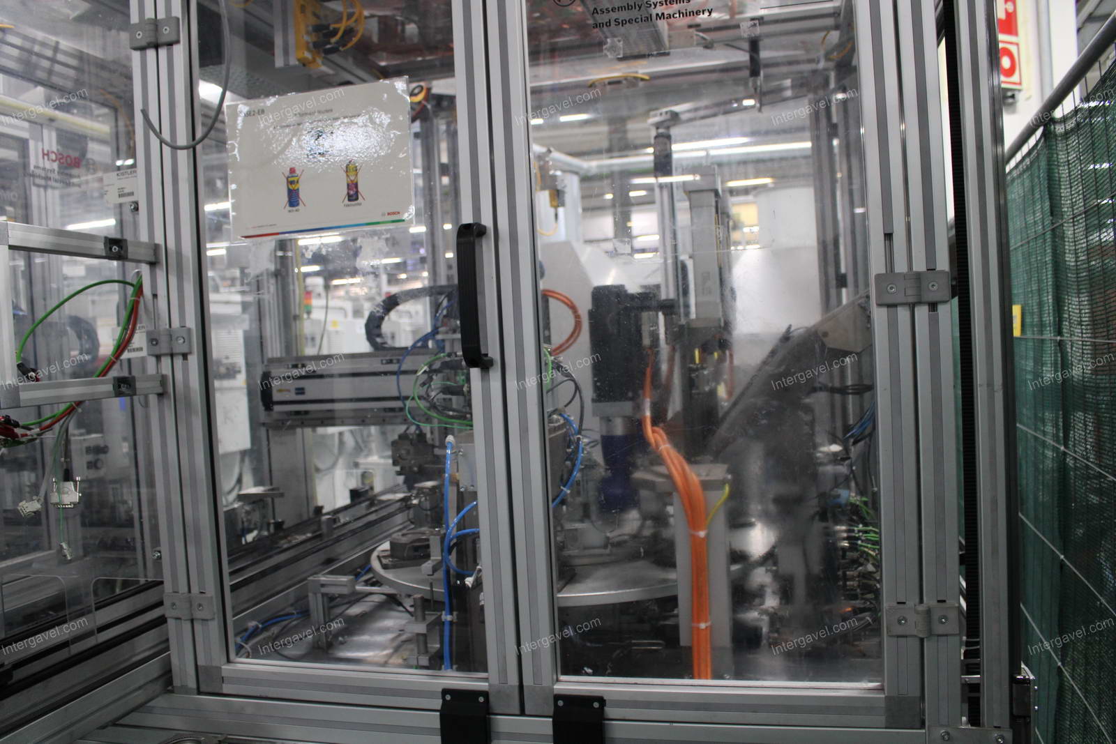 Szerelő munkahely (bontott) és villamos szekrény 11