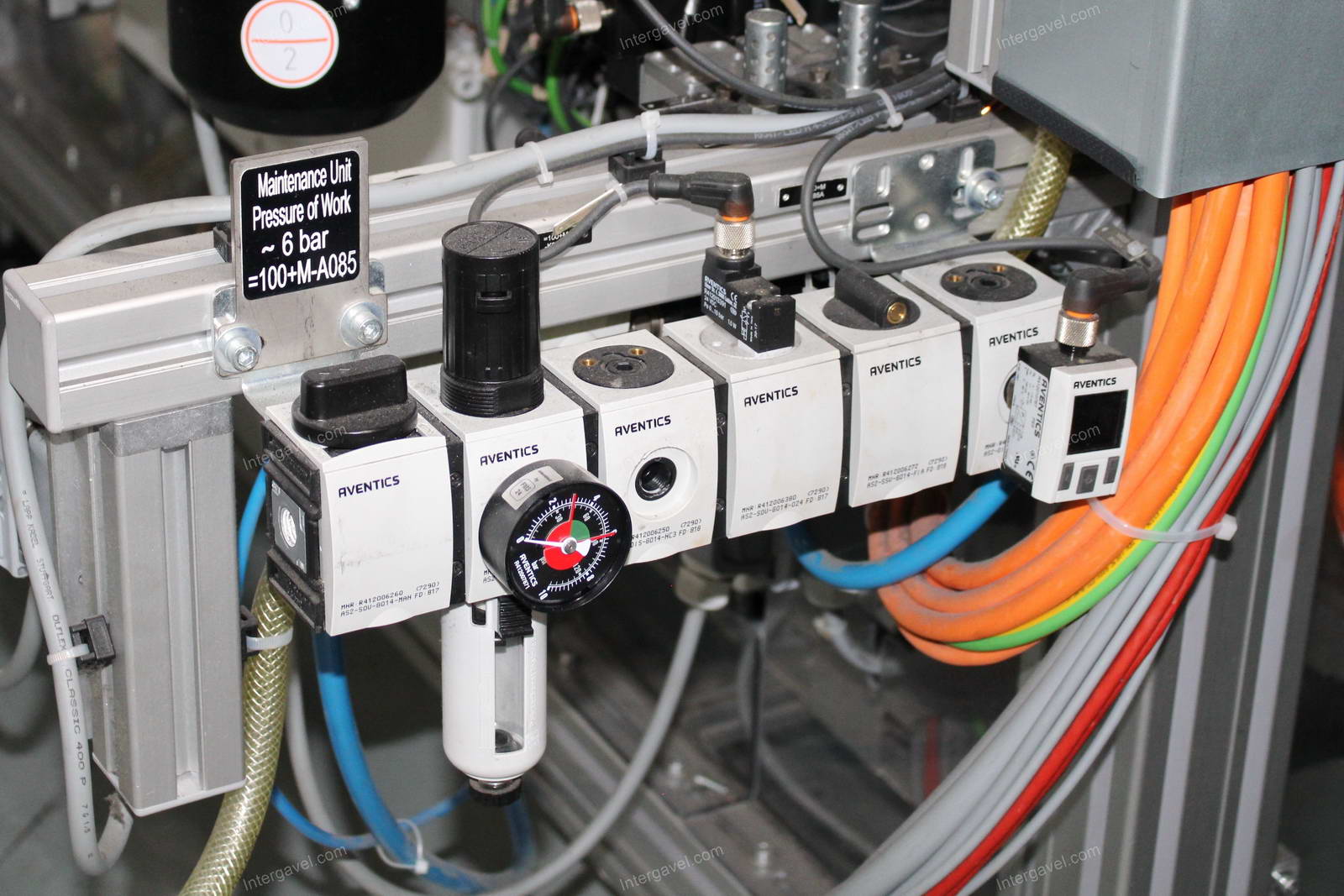 Szerelő munkahely (bontott) és villamos szekrény 18