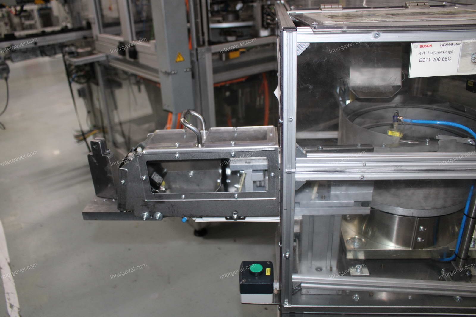 Vibrációs adagoló és szerelő munkahely (bontott)  6