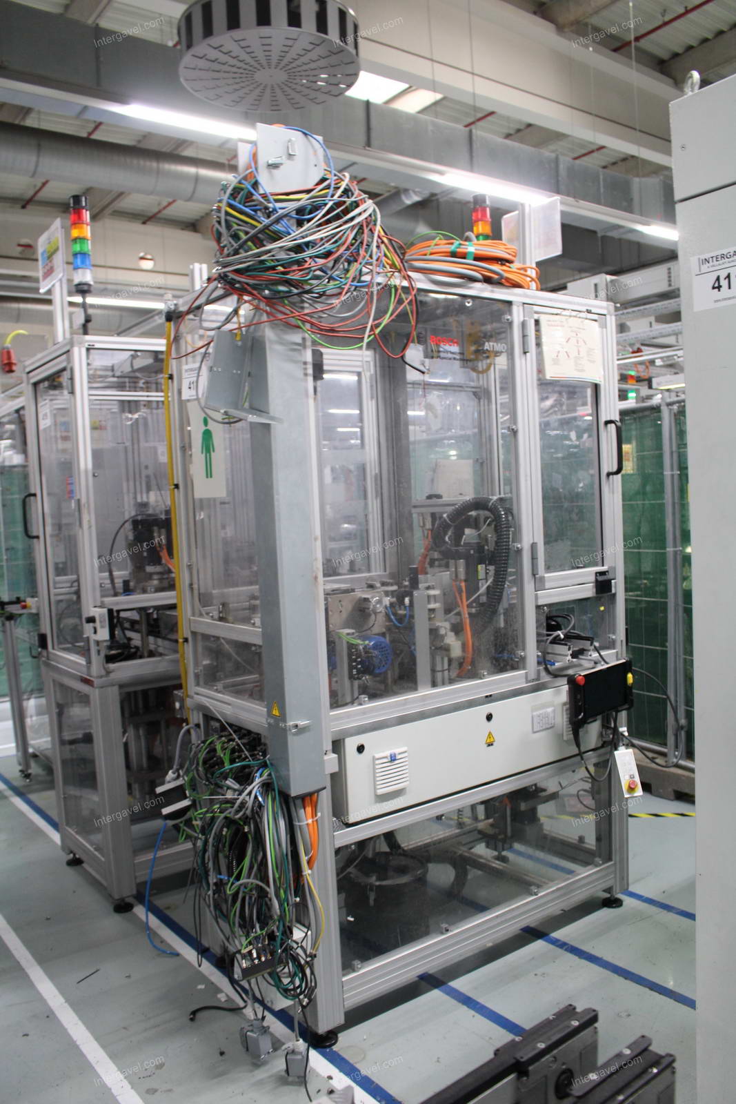 Szerelő állomás (bontott)
és villamos szekrény 2