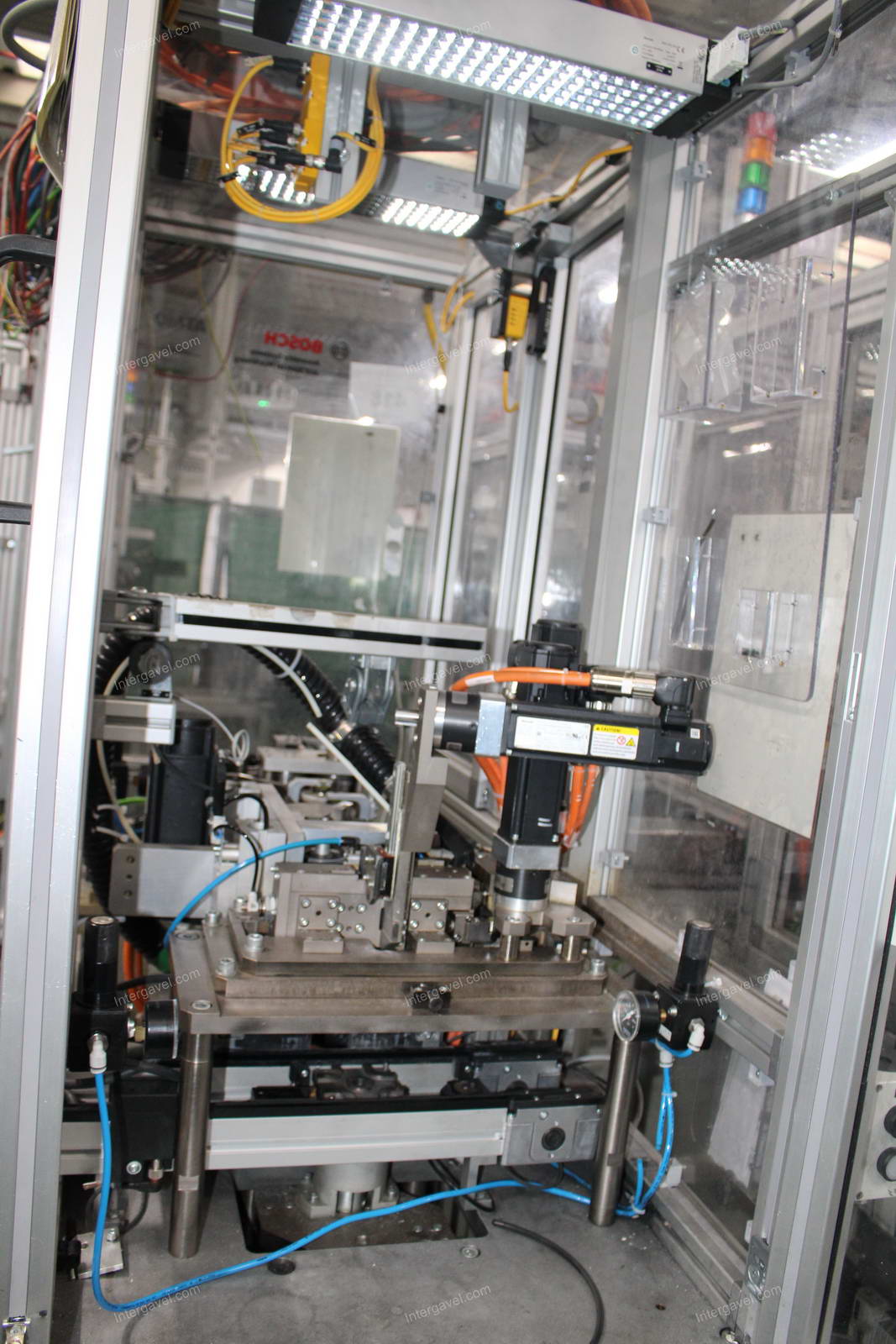 Szerelő állomás (bontott)
és villamos szekrény 4