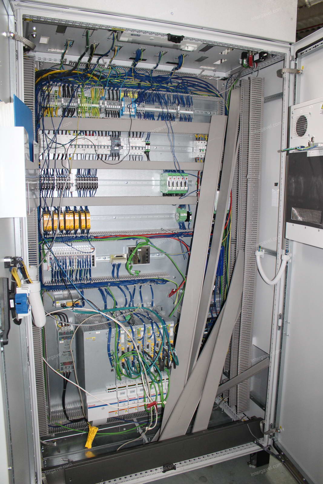 Szerelő állomás (bontott)
és villamos szekrény 31