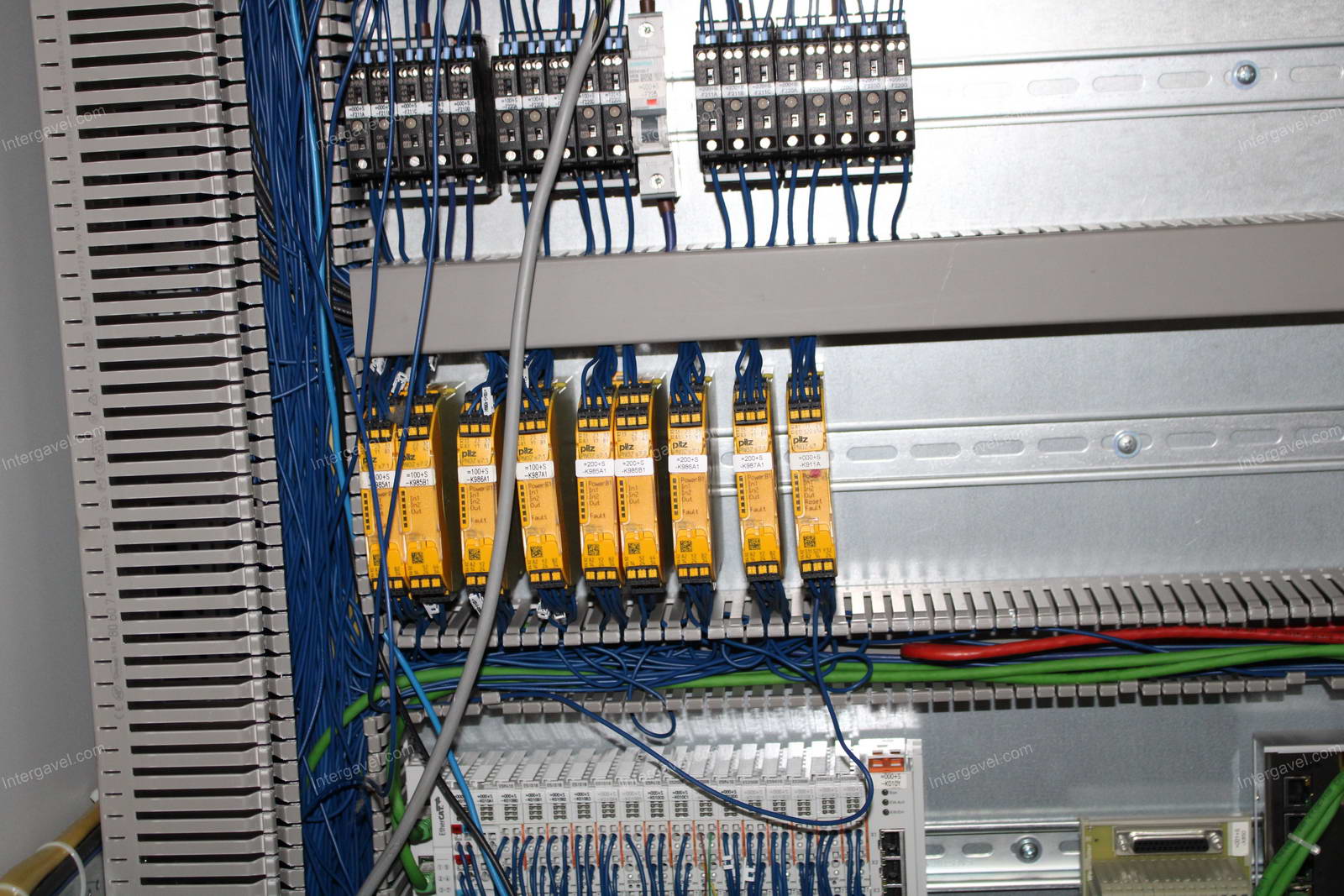 Szerelő állomás (bontott)
és villamos szekrény 34