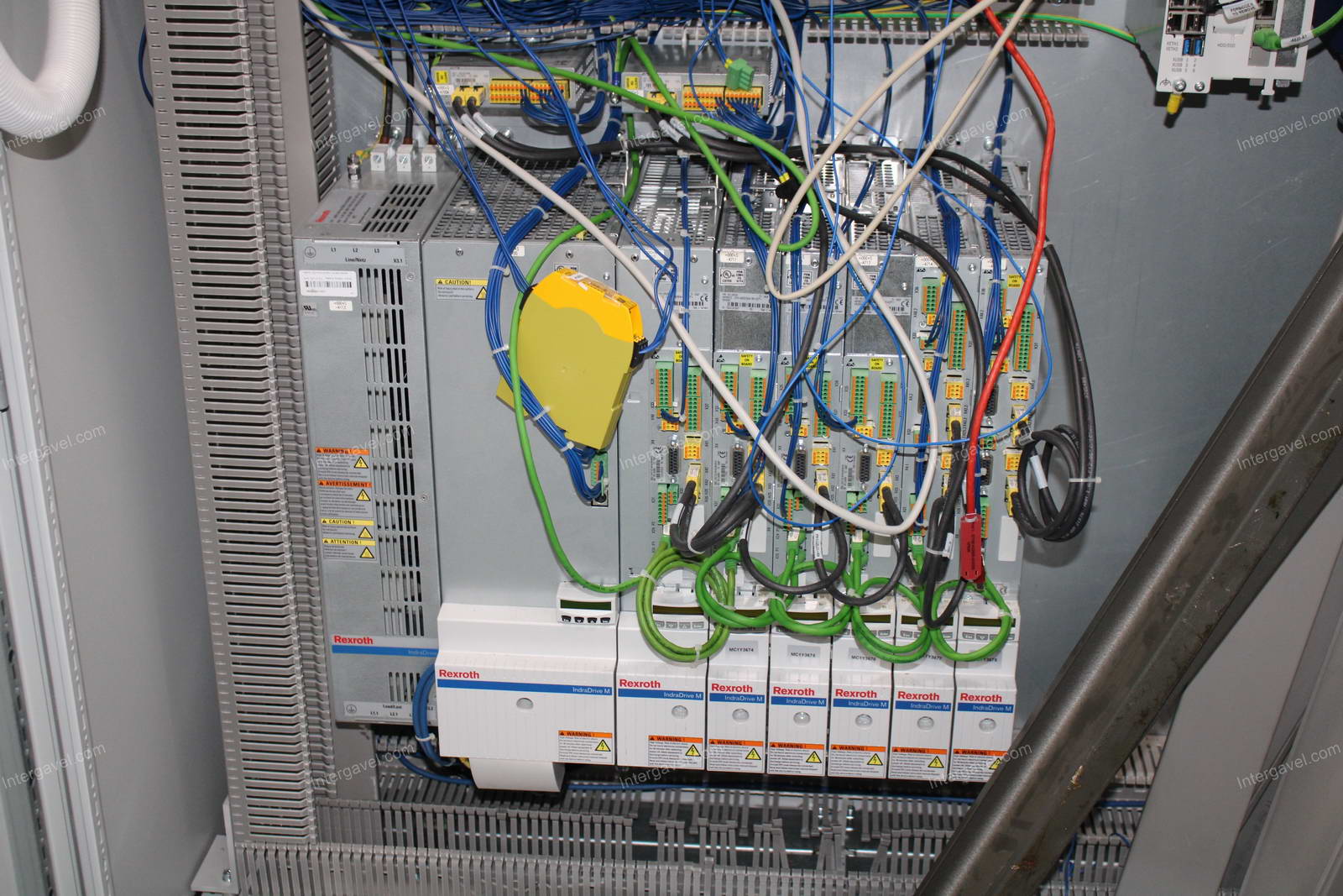 Szerelő állomás (bontott) és villamos szekrény 19