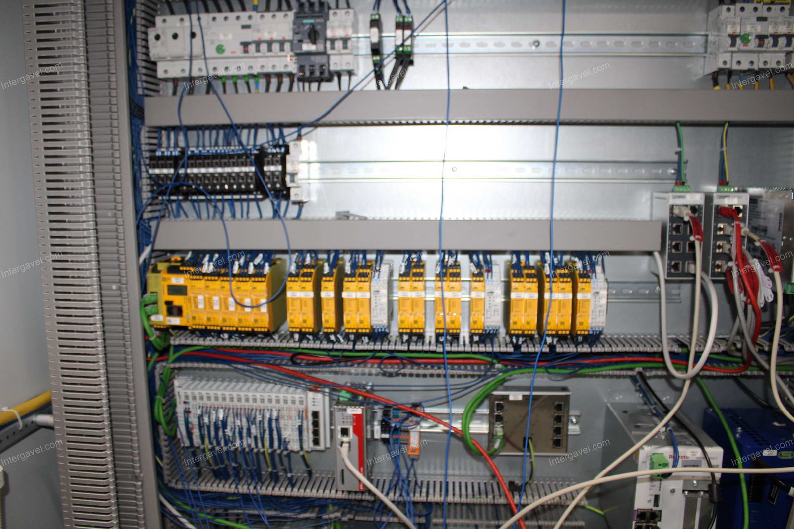 Szerelő állomás (bontott) és villamos szekrény 22