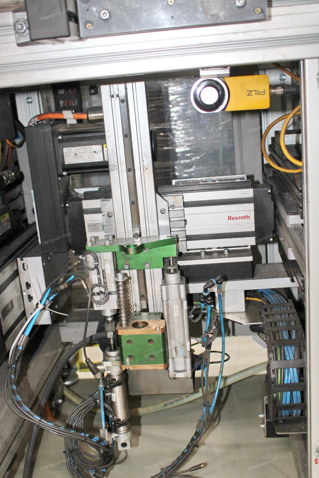 Szerelő munkahely (bontott) és vibrációs adagoló  6