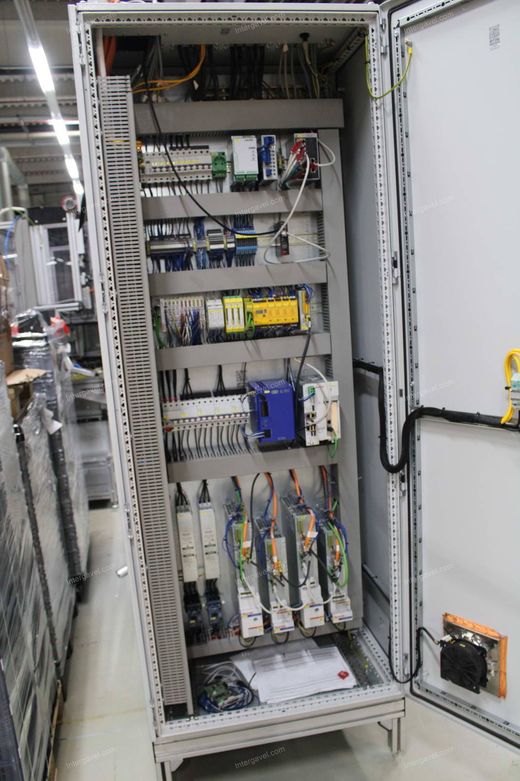 Szerelő munkahely (bontott) és vibrációs adagoló  20