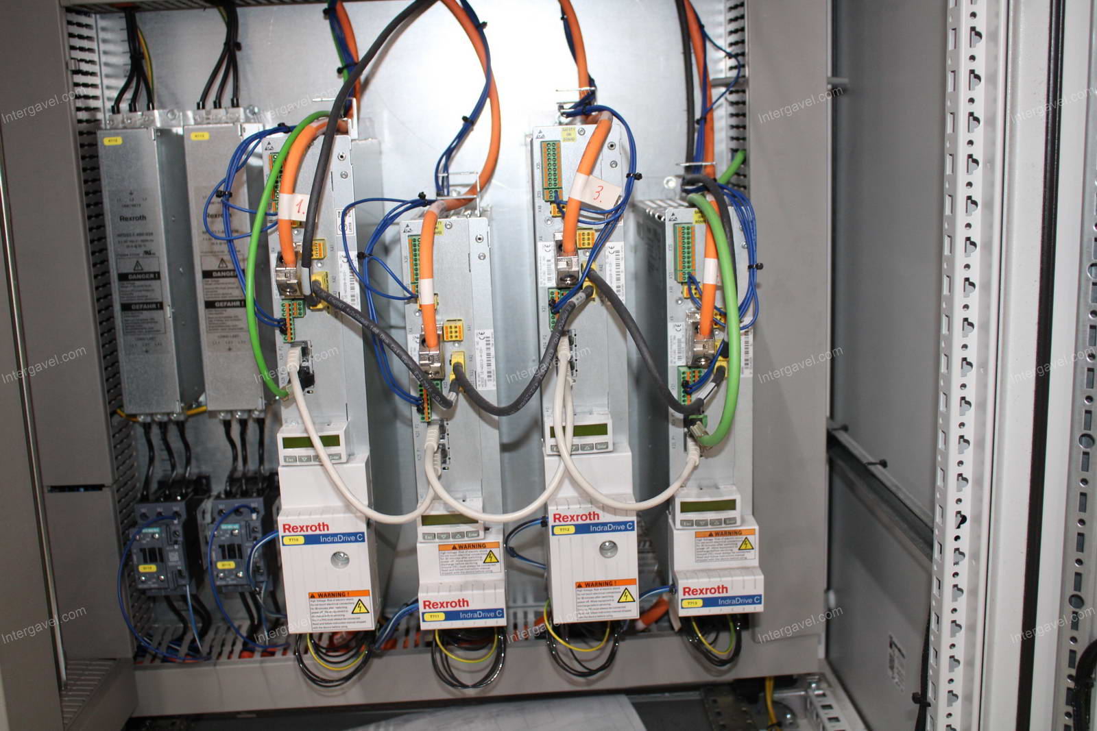 Szerelő munkahely (bontott) és vibrációs adagoló  21