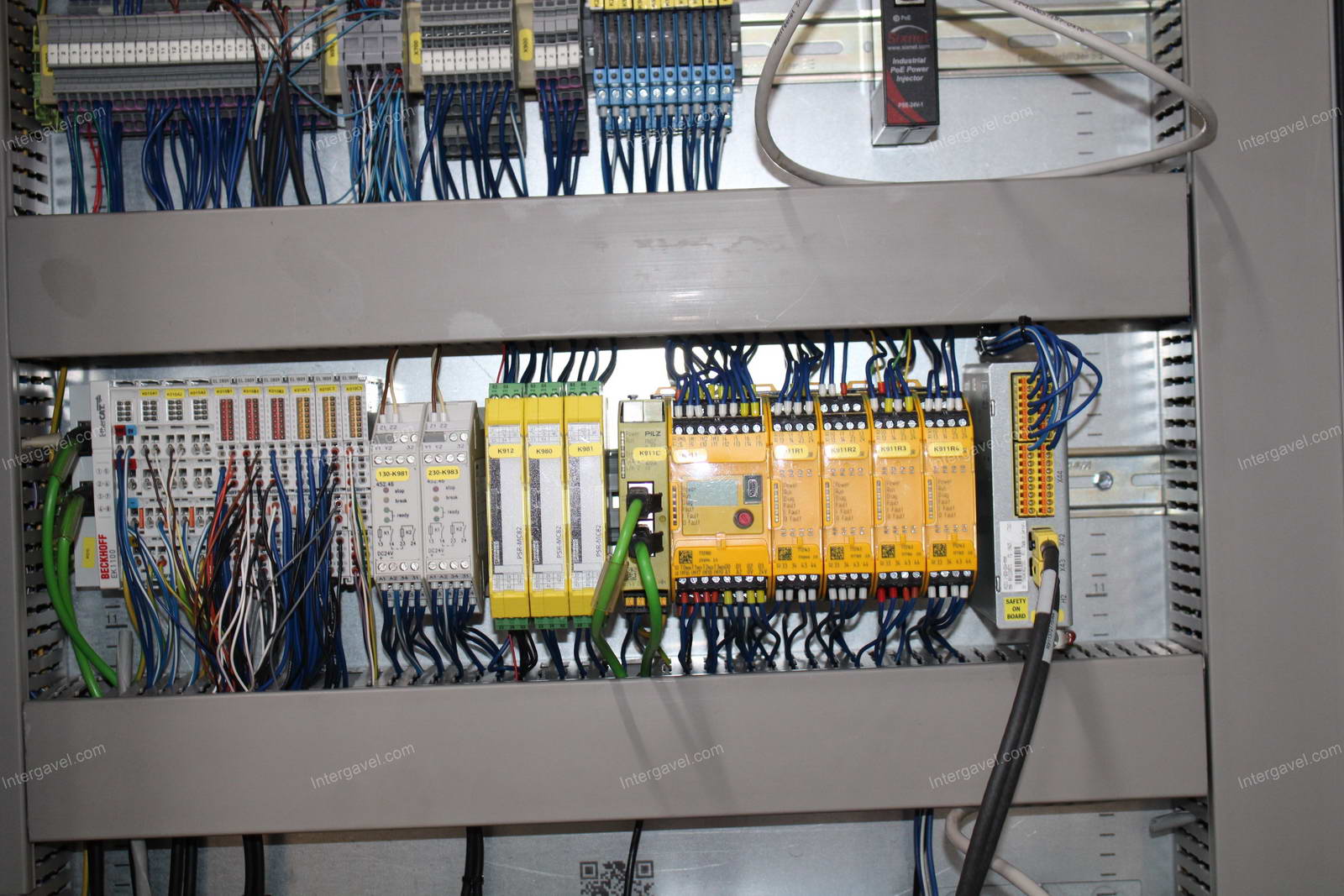 Szerelő munkahely (bontott) és vibrációs adagoló  23