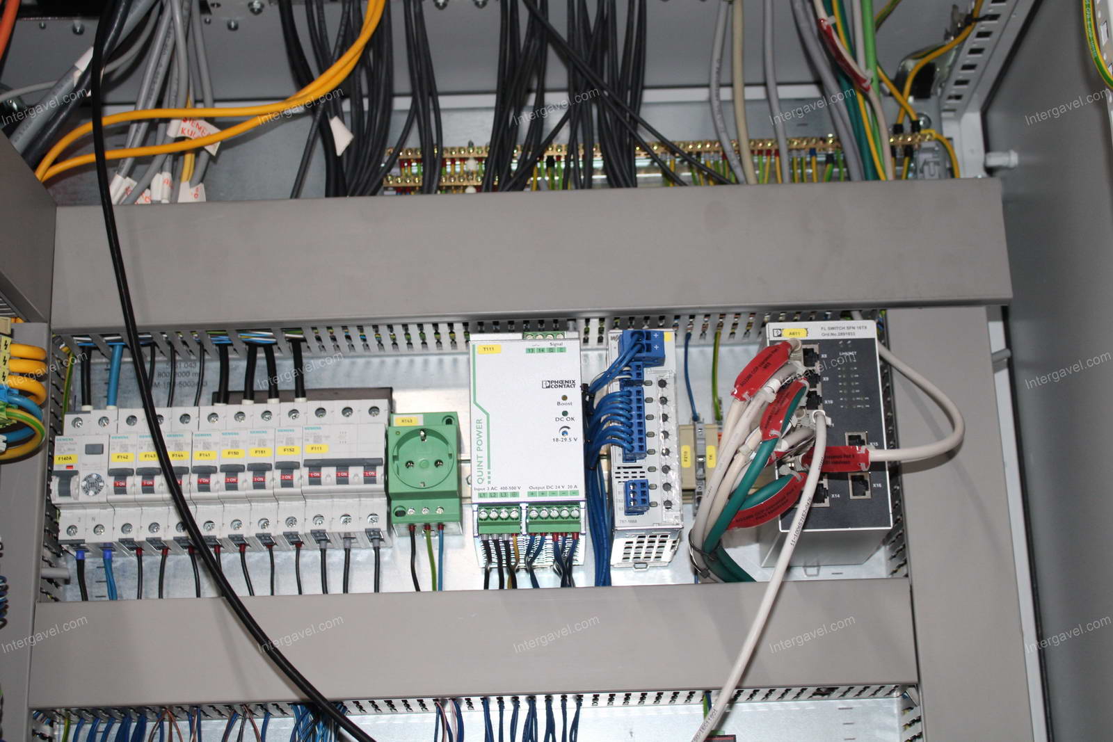 Szerelő munkahely (bontott) és vibrációs adagoló  24