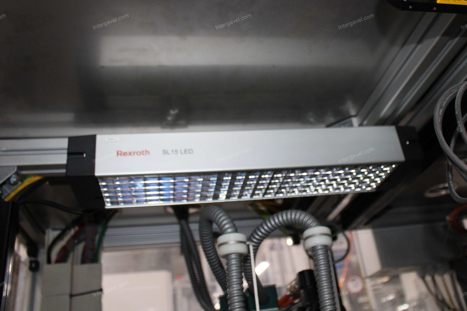 Szerelő munkahely (bontott) és elszívó 13