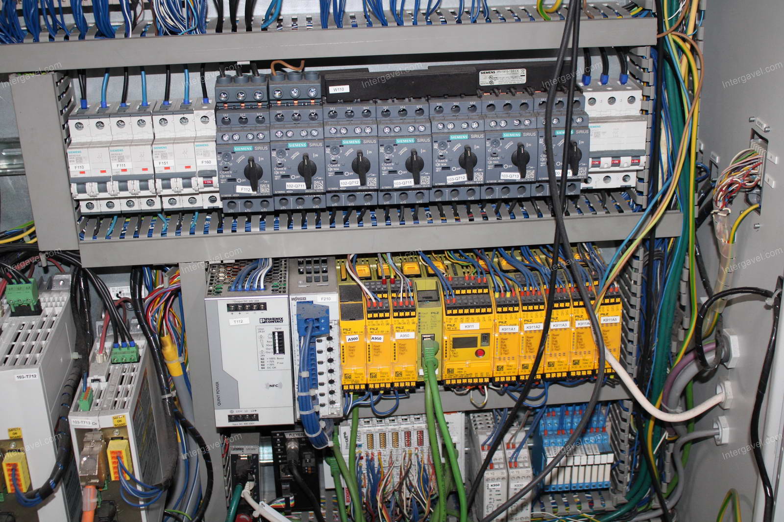 Szerelő munkahely (bontott) és elszívó 17