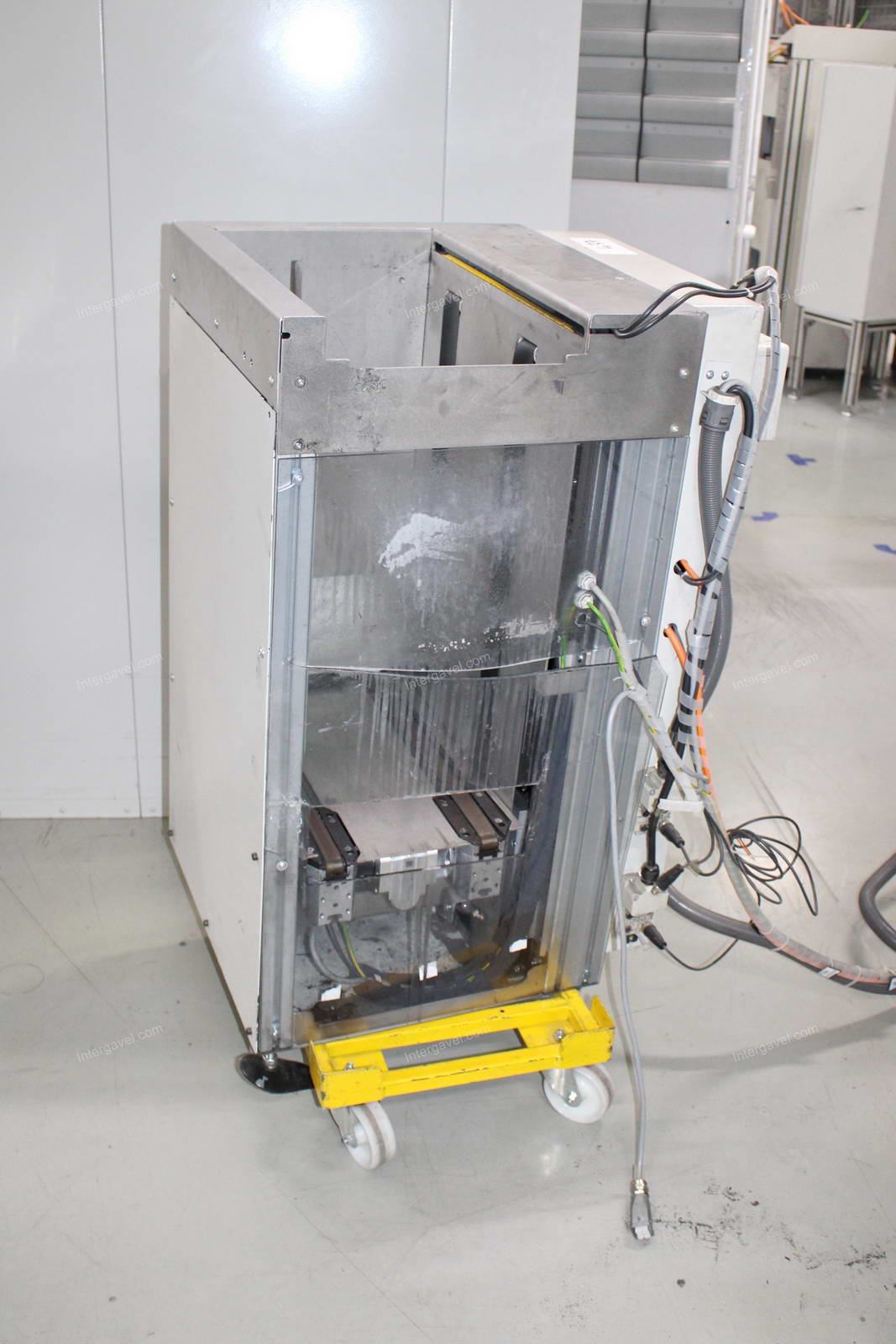 Szerelő munkahely (bontott) és elszívó 30