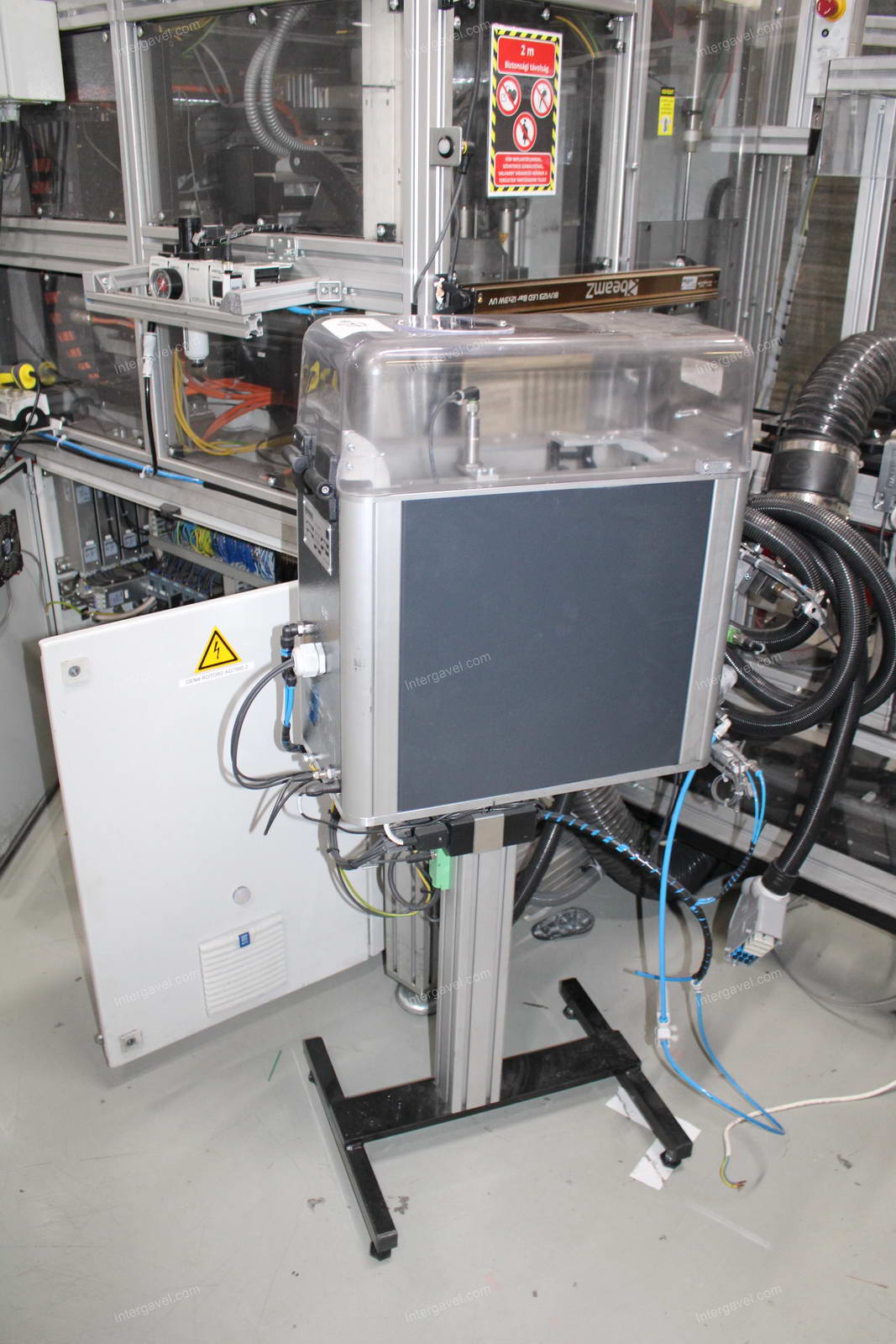 Szerelő munkahely (bontott) és elszívó 33