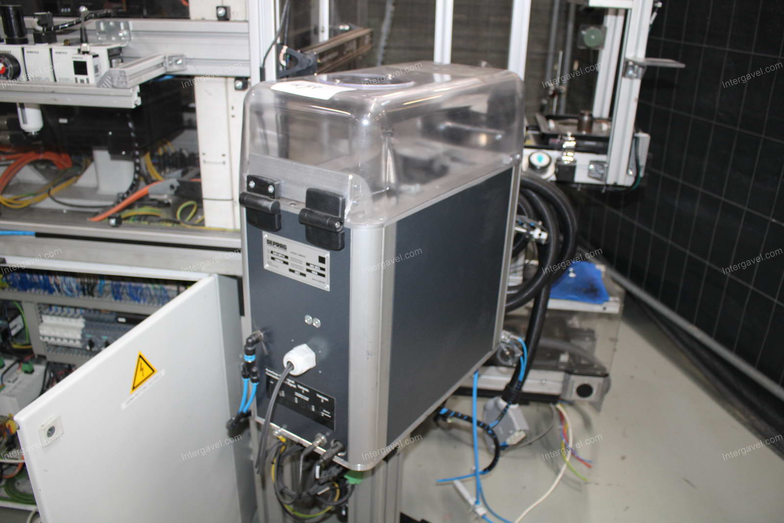 Szerelő munkahely (bontott) és elszívó 34