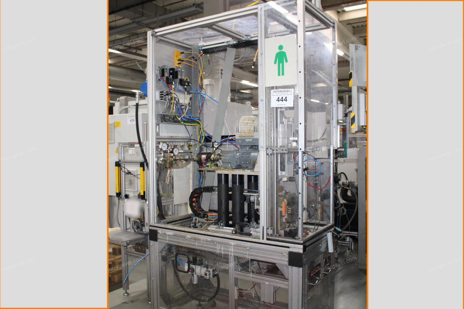 Szerelő munkahely (bontott) 2