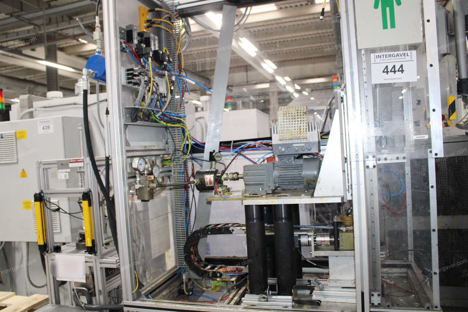 Szerelő munkahely (bontott) 3