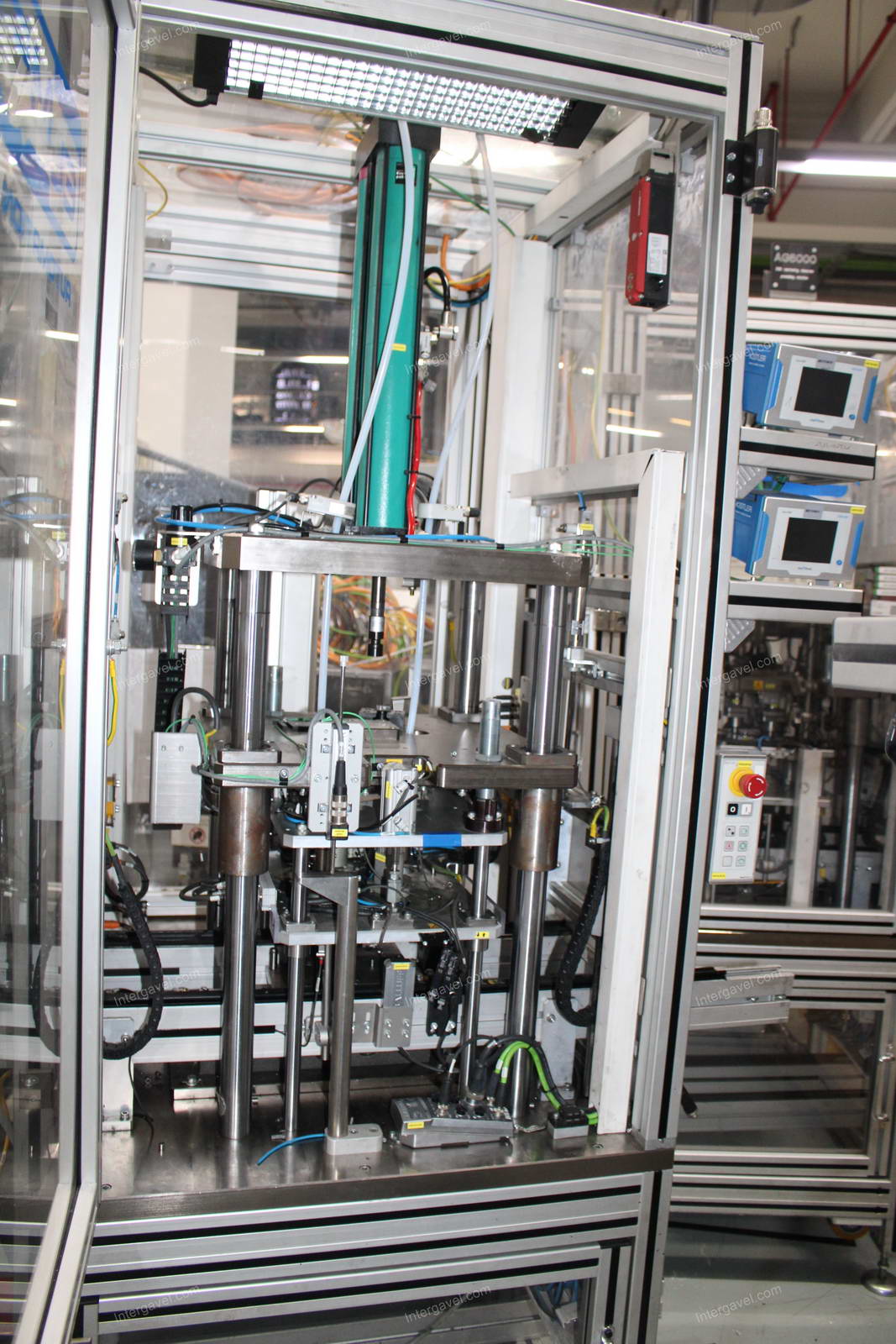 Szerelő munkahely (bontott) 3