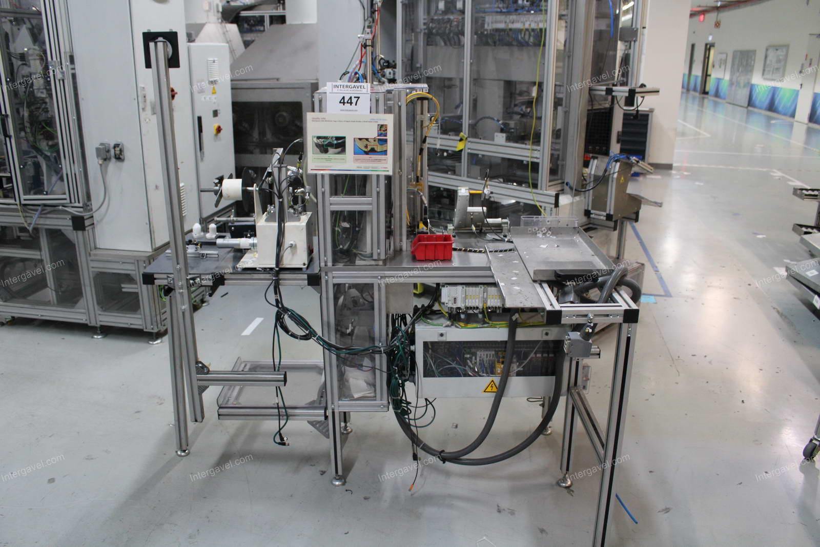 Szerelő munkahely (bontott) 24