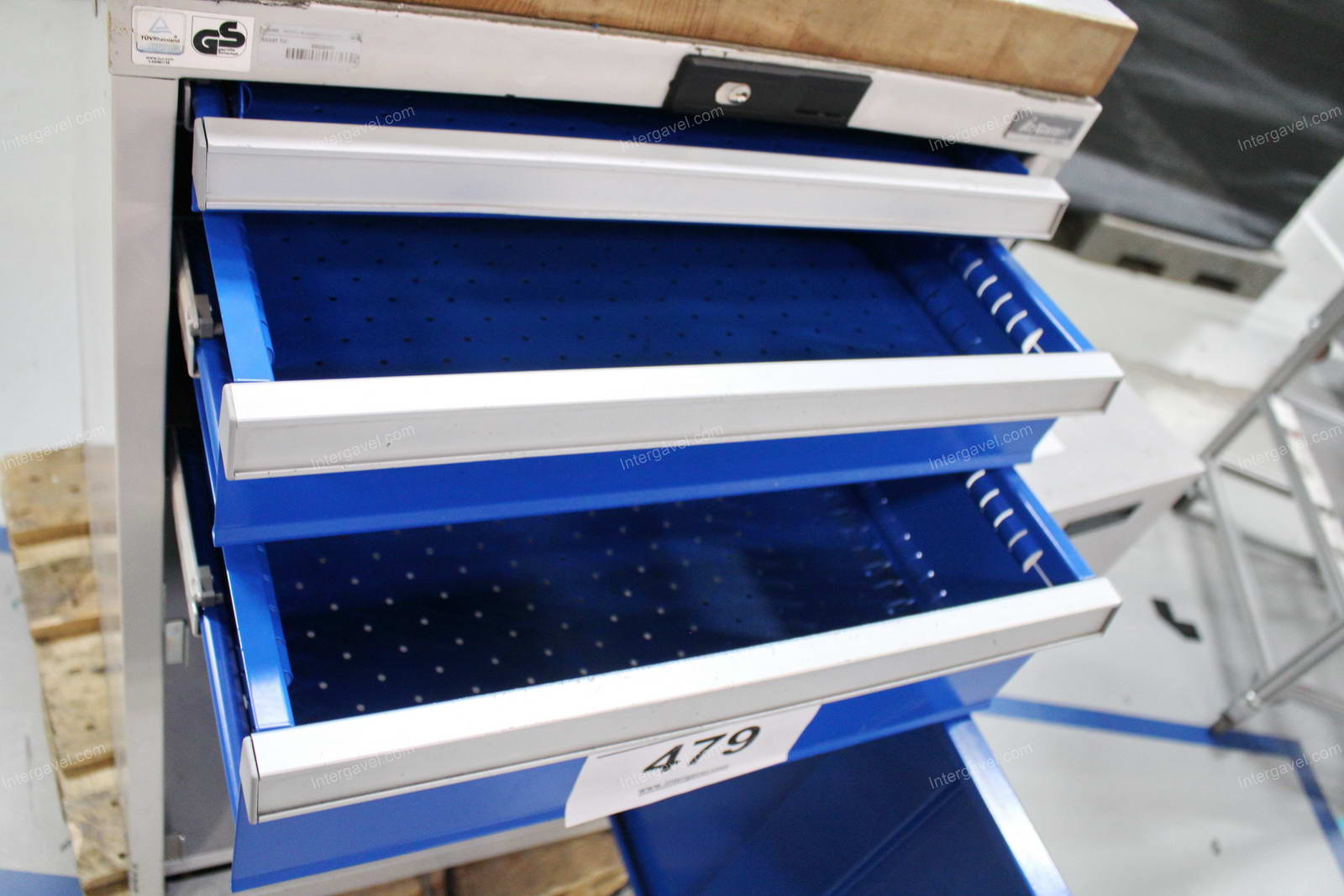 Szerszámos szekrény 4