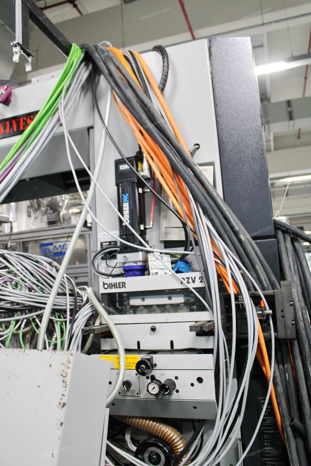 Drót hajlító, lapító és csupaszoló berendezés 6