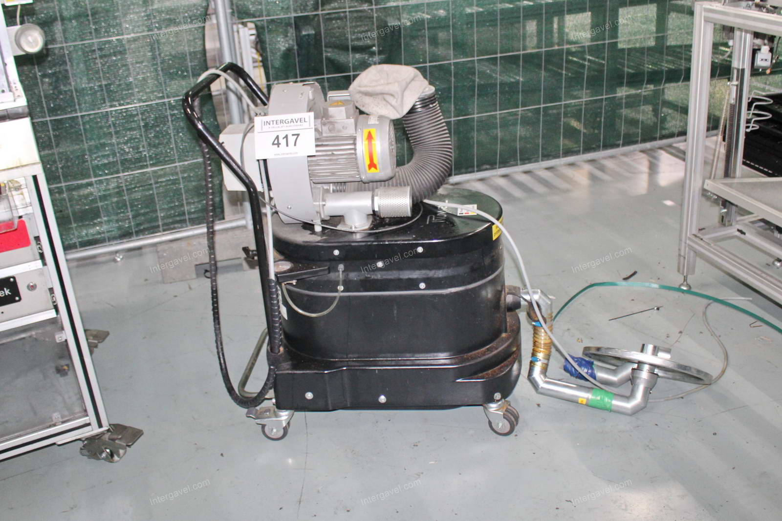 Drót hajlító, lapító és csupaszoló berendezés 12