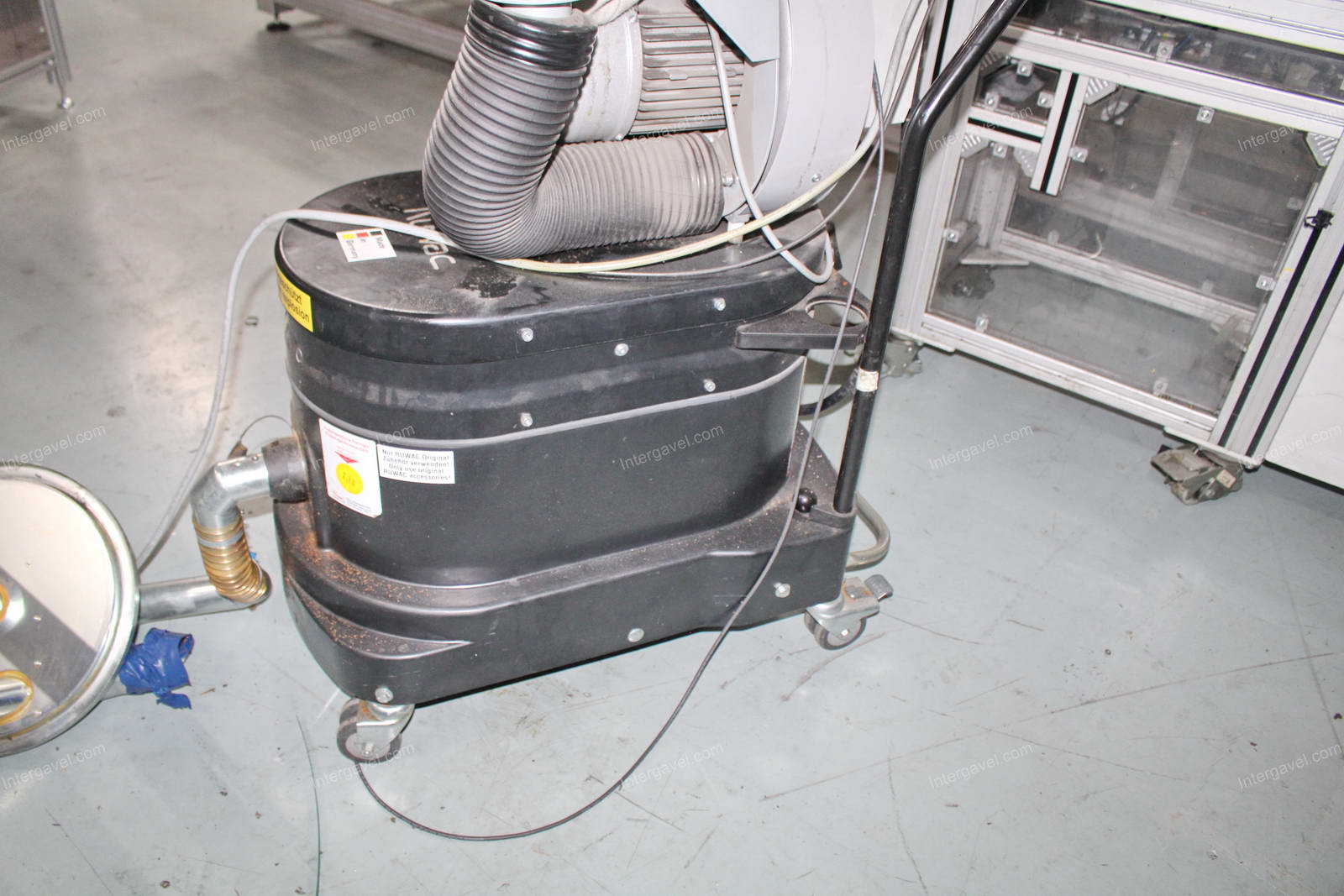 Drót hajlító, lapító és csupaszoló berendezés 20