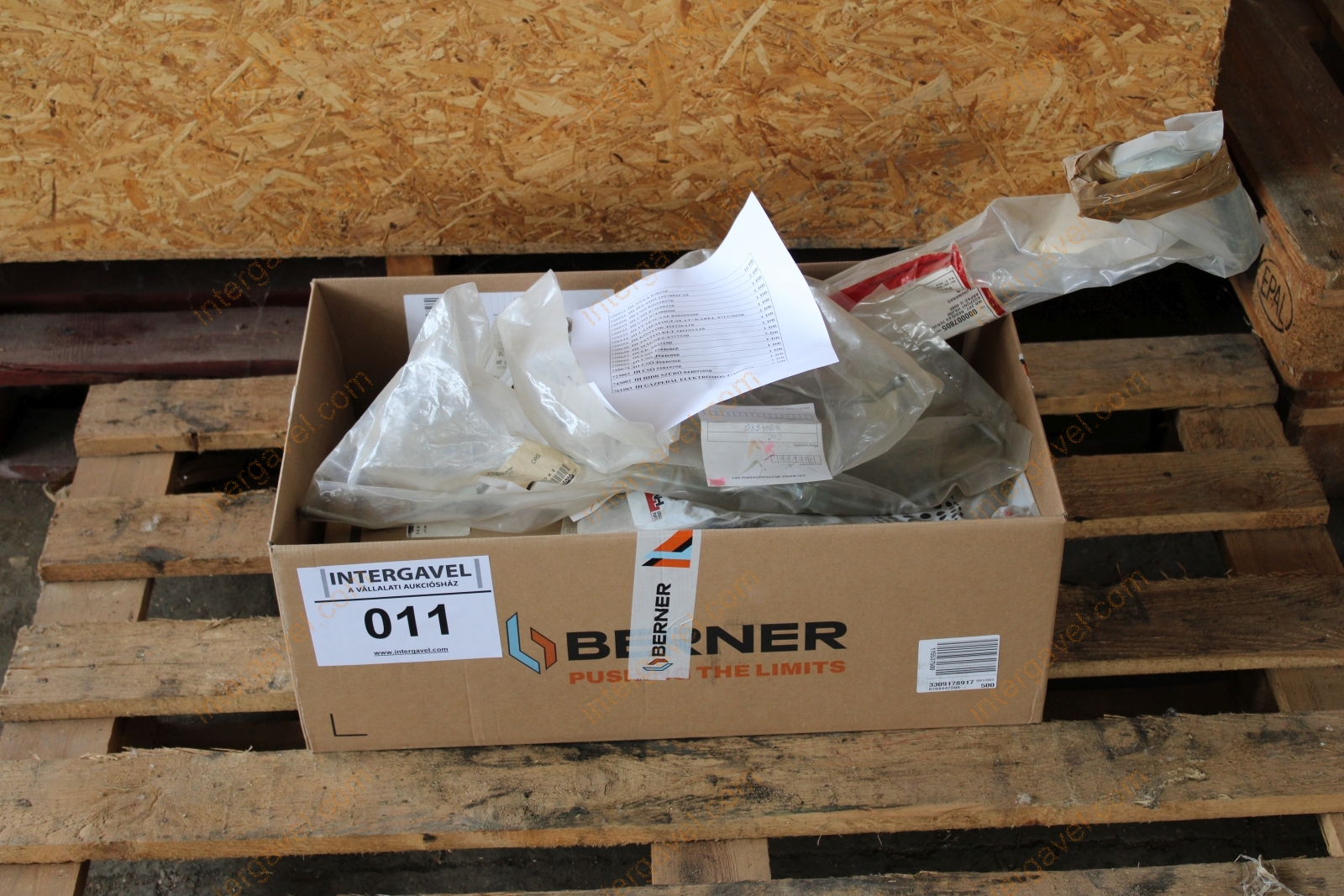 Alkatrész - IH traktor