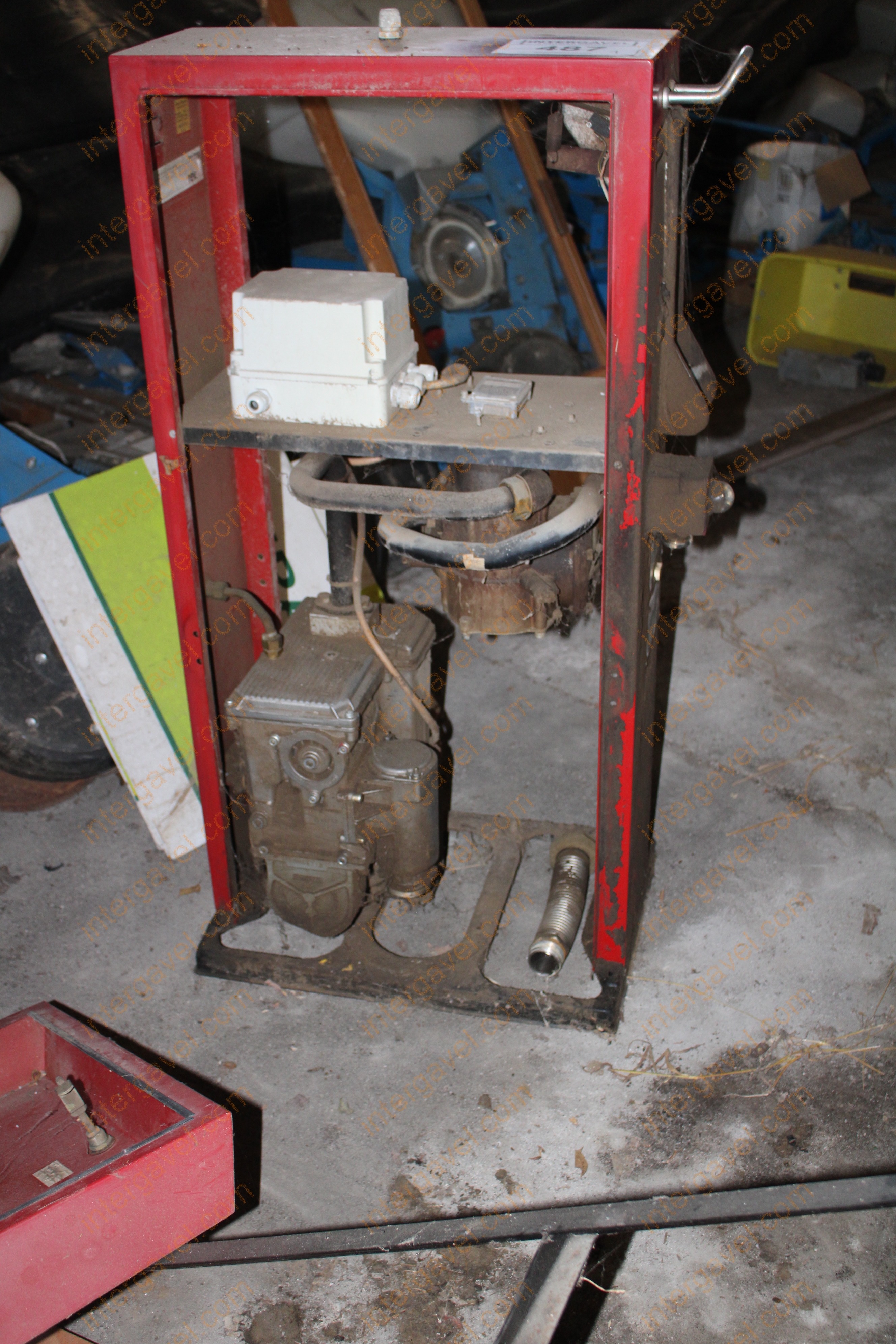 Üzemanyag kútfej 4