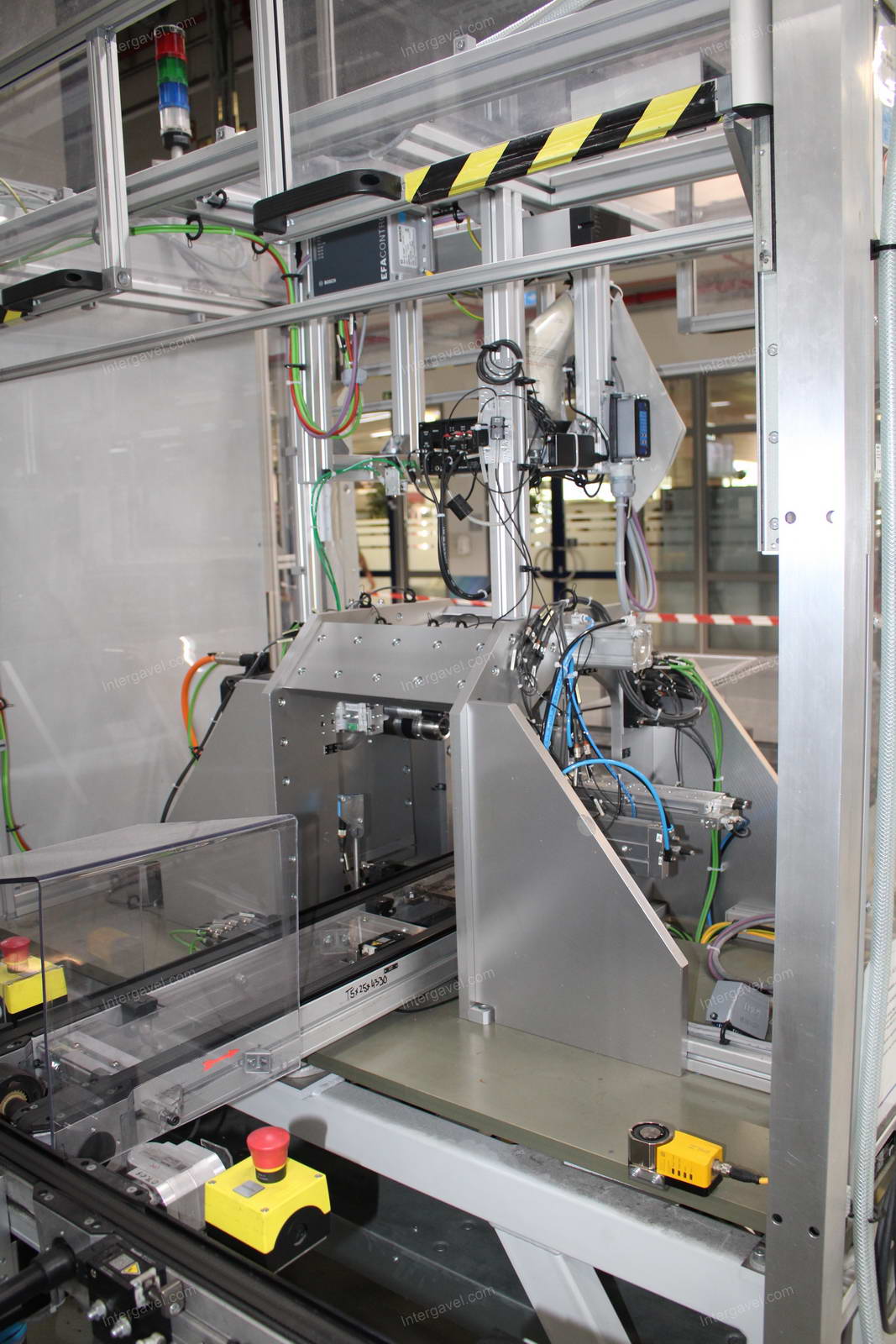 Szerelő munkahely 5