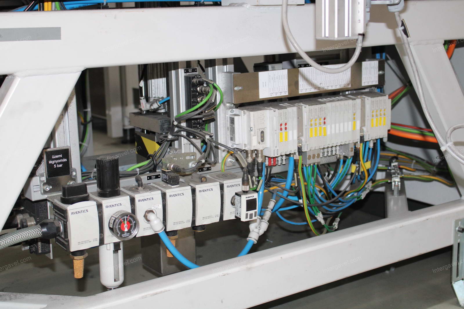 Szerelő munkahely 14