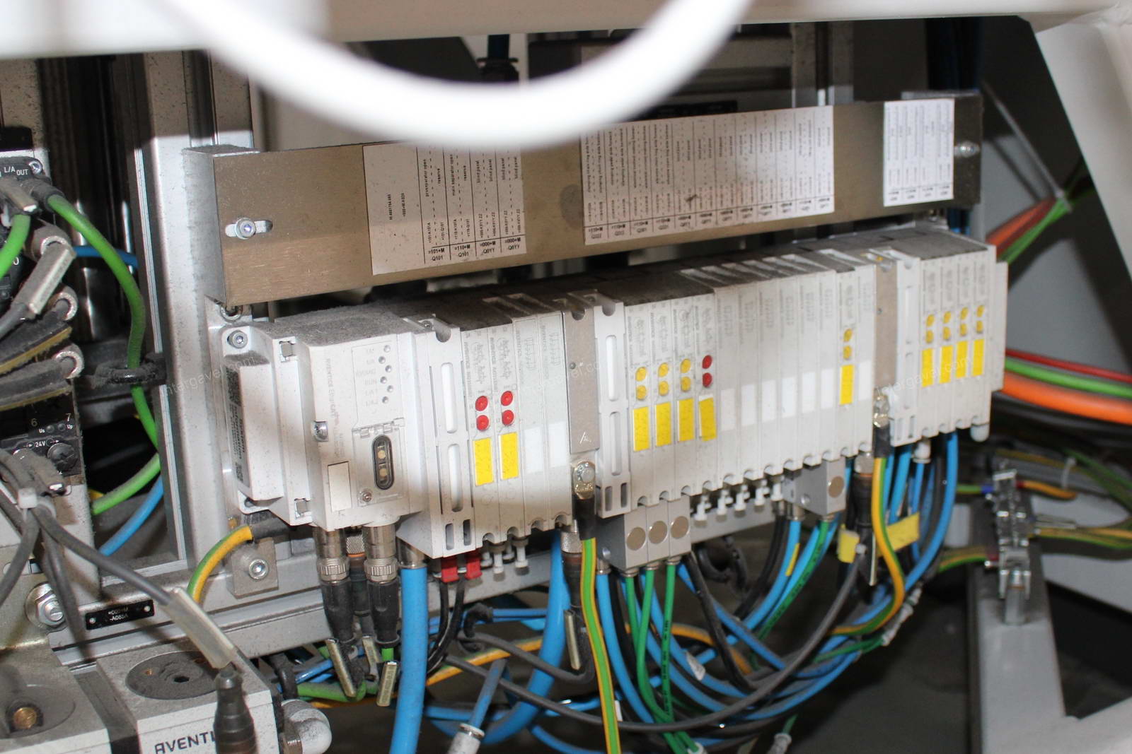 Szerelő munkahely 15