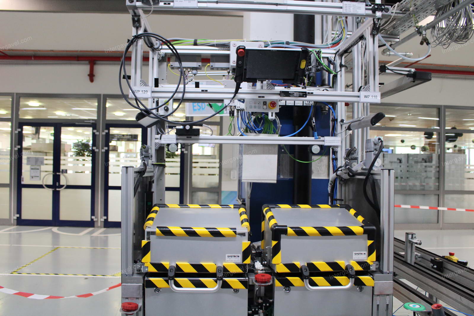 Szerelő munkahely 2