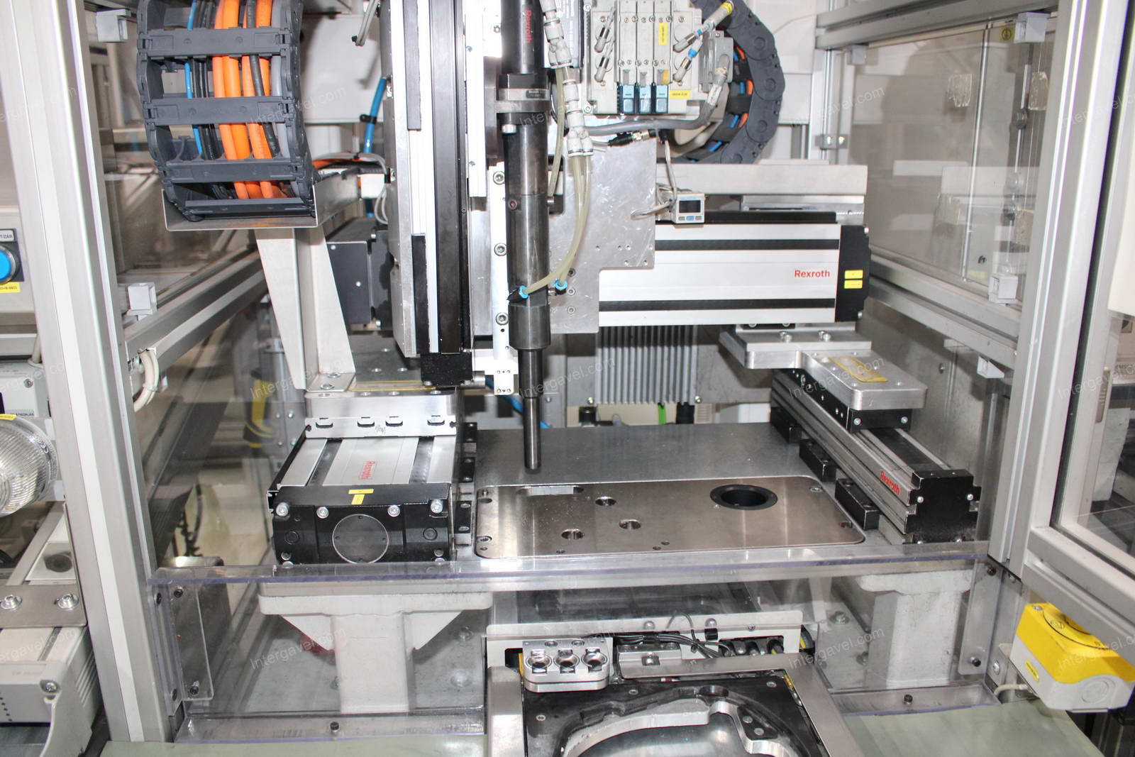 Szerelő munkahely 11