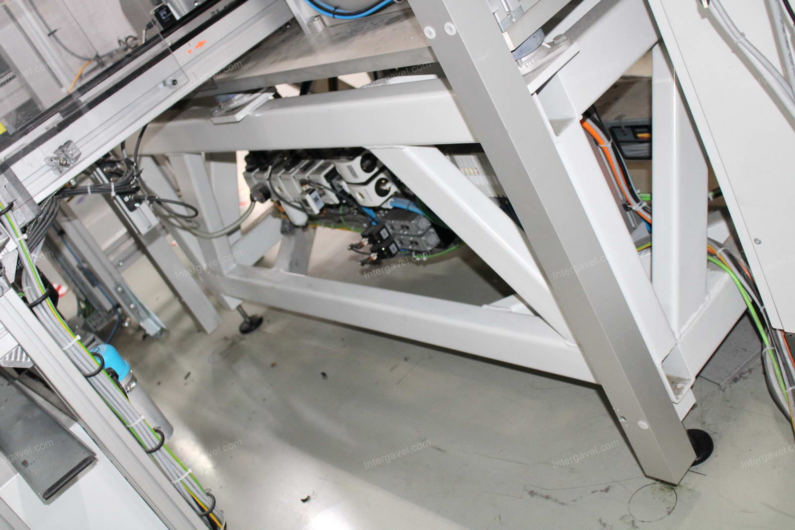 Szerelő munkahely 8