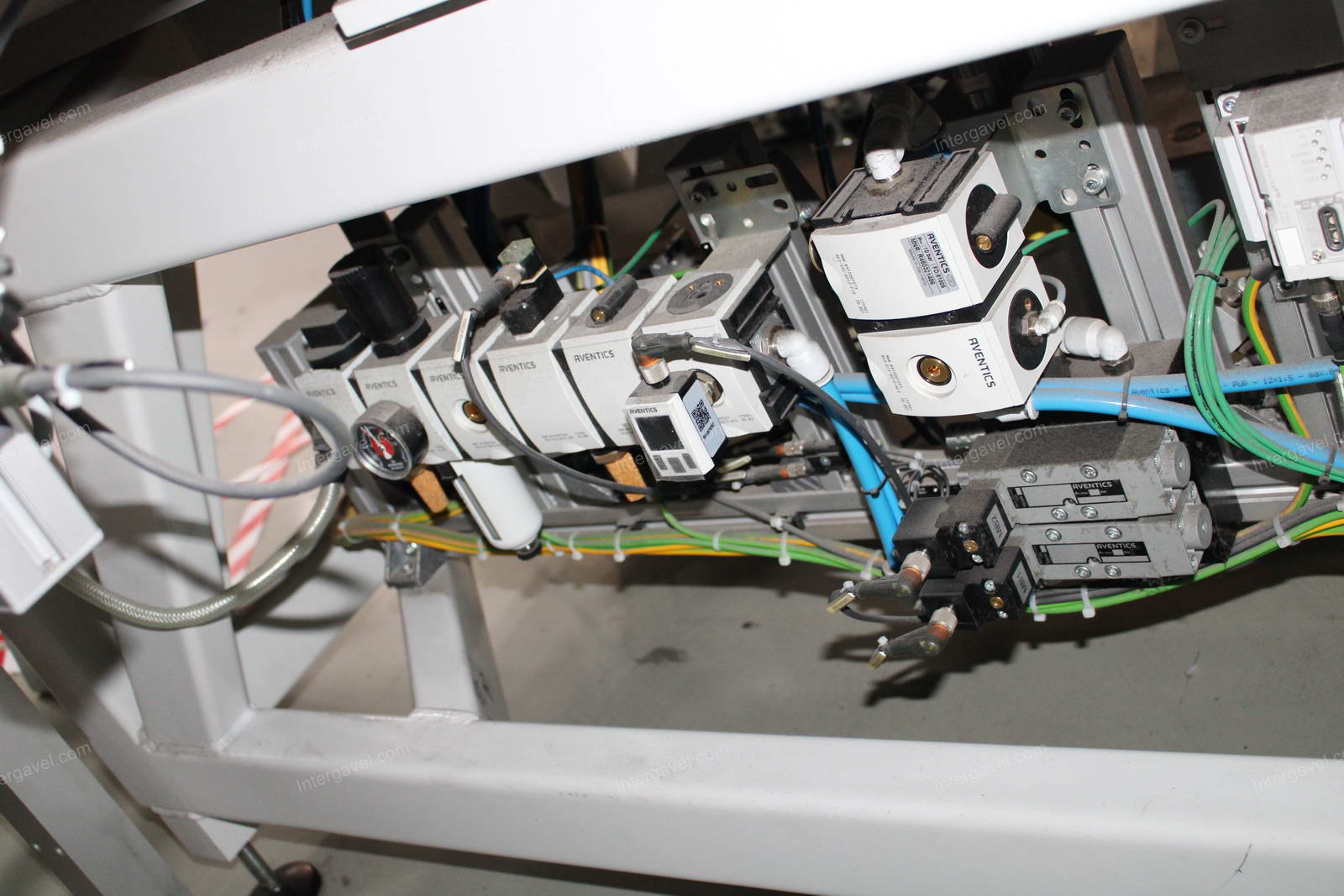 Szerelő munkahely 9